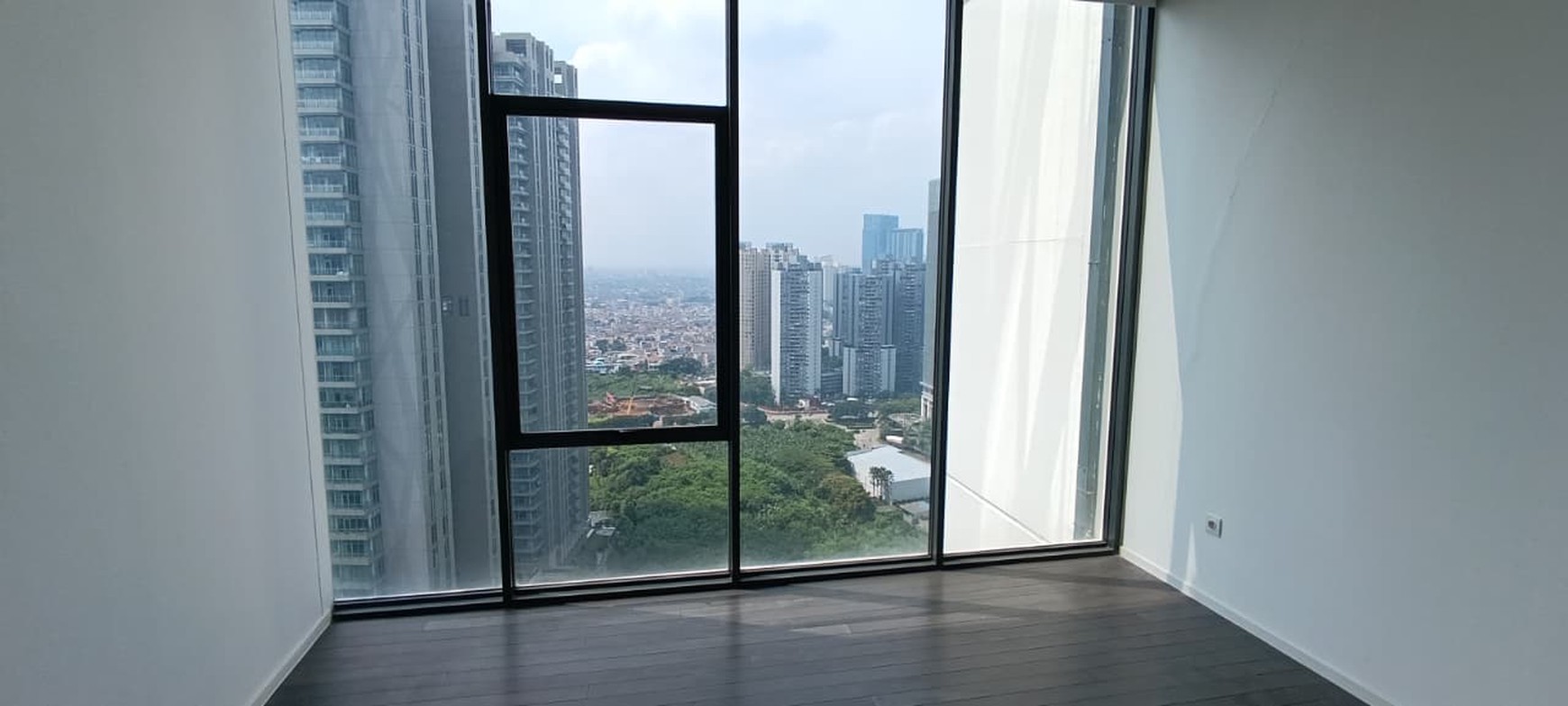 Apartemen Verde One East Tower Dijual - High Floor, 3BR, 217 m&#xb2;, Unfurnished