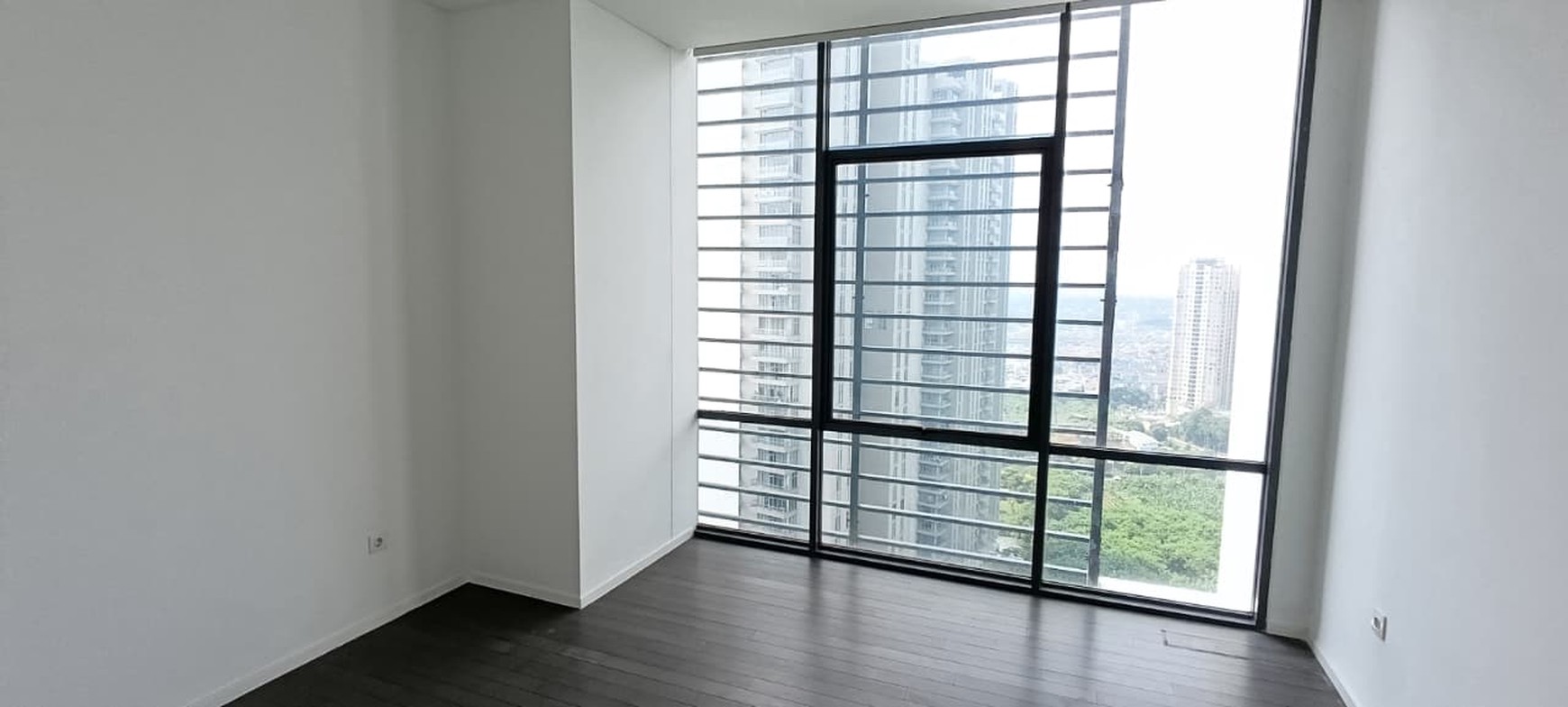 Apartemen Verde One East Tower Dijual - High Floor, 3BR, 217 m&#xb2;, Unfurnished