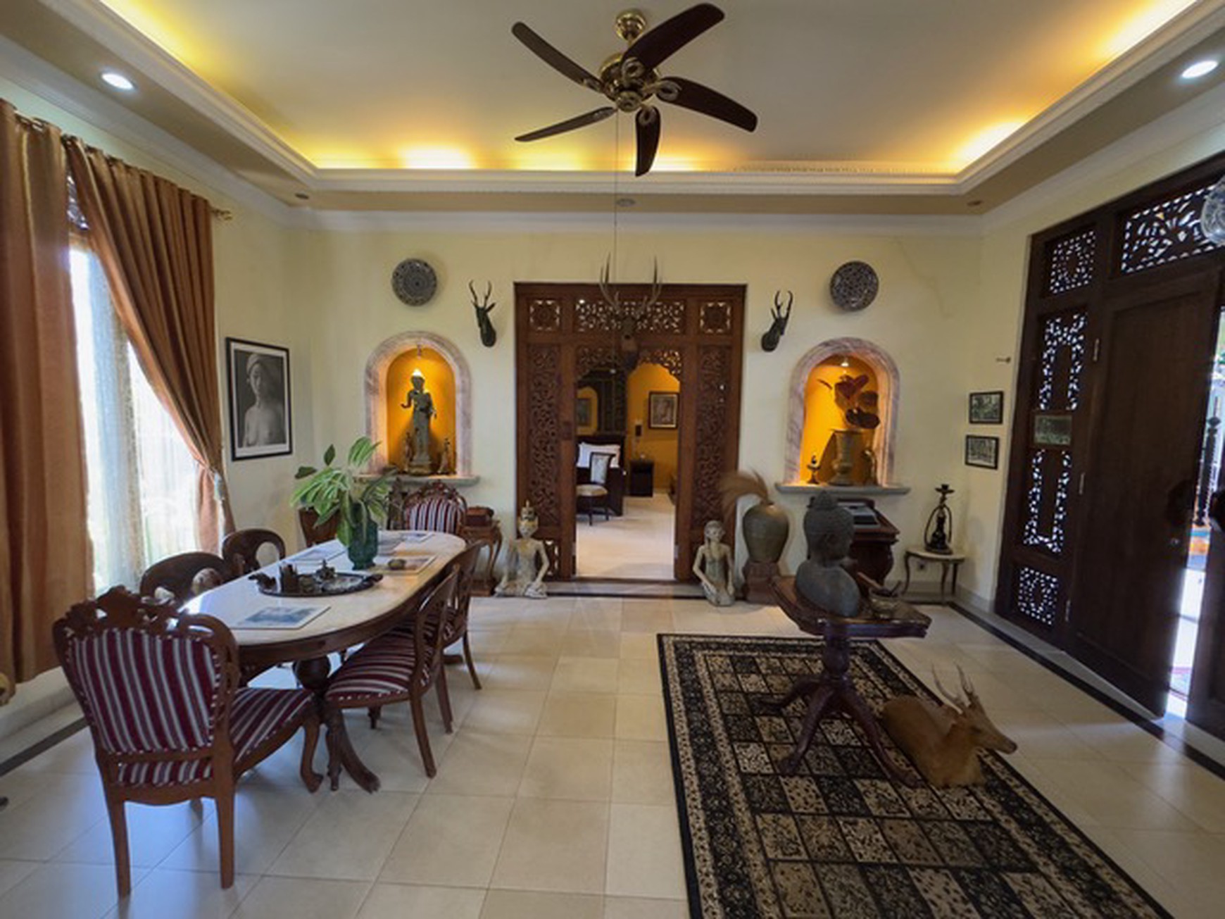 For Sale Two Artistic & Tropical Estate Buildings in Kemenuh, Gianyar