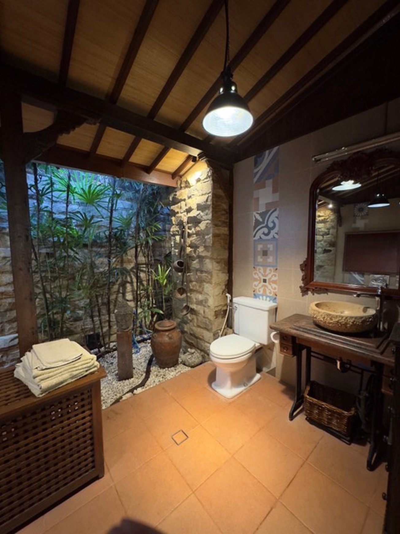 For Sale Two Artistic & Tropical Estate Buildings in Kemenuh, Gianyar