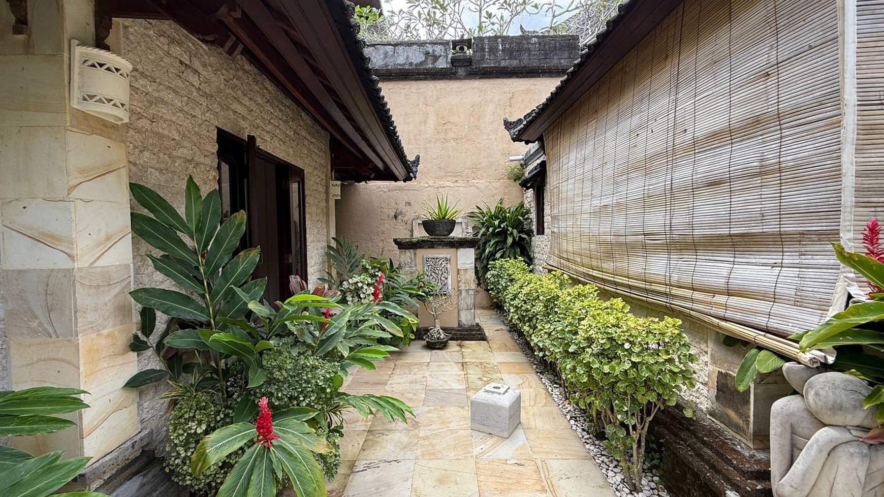 For Sale Exclusive Balinese Style Villa Close to Melasti Beach, Ungasan