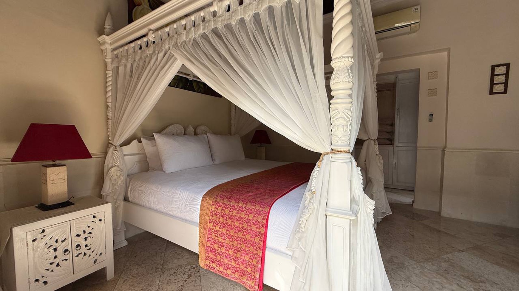 For Sale Exclusive Balinese Style Villa Close to Melasti Beach, Ungasan