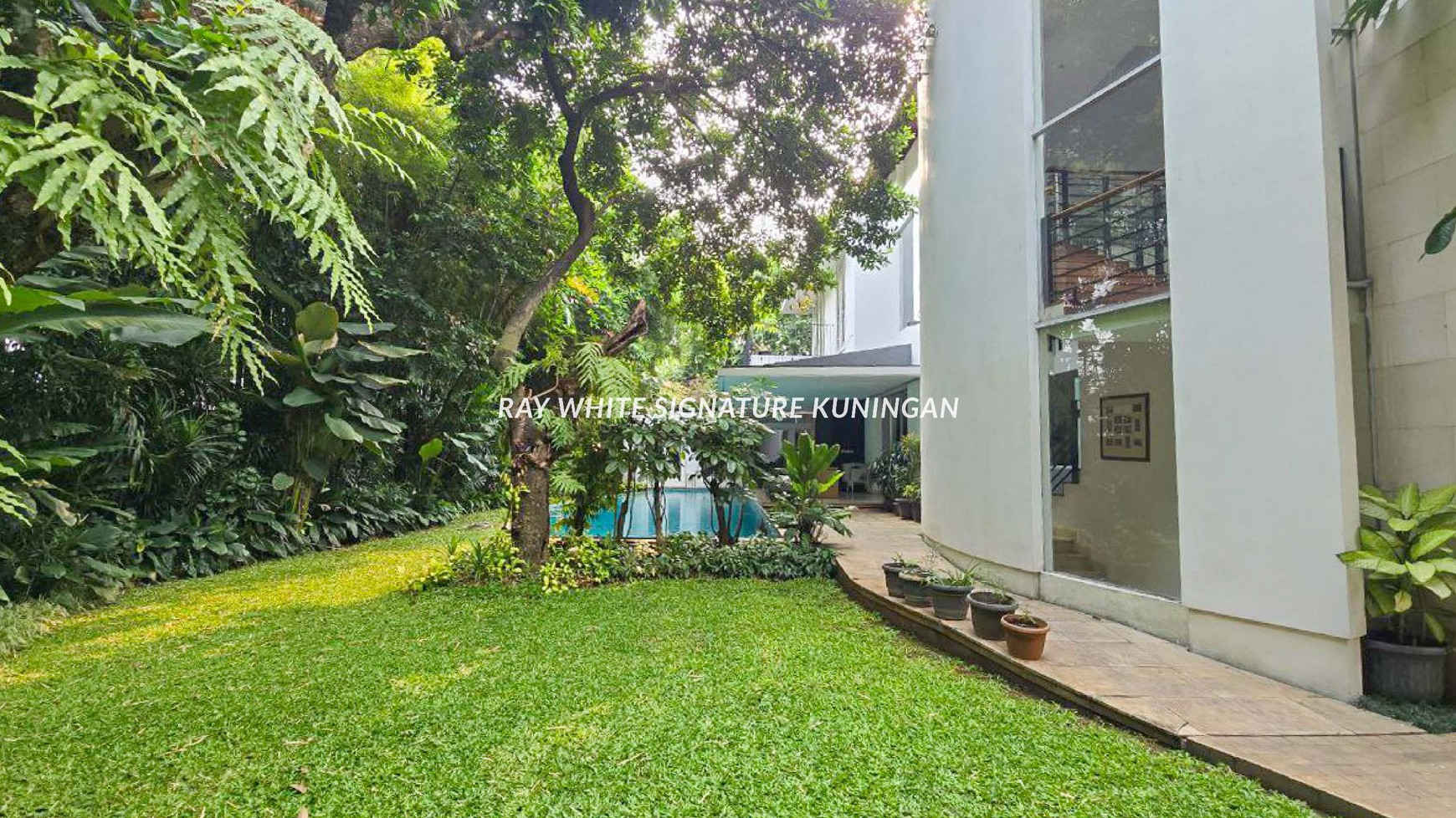 Rumah Hitung Tanah Area Cipete