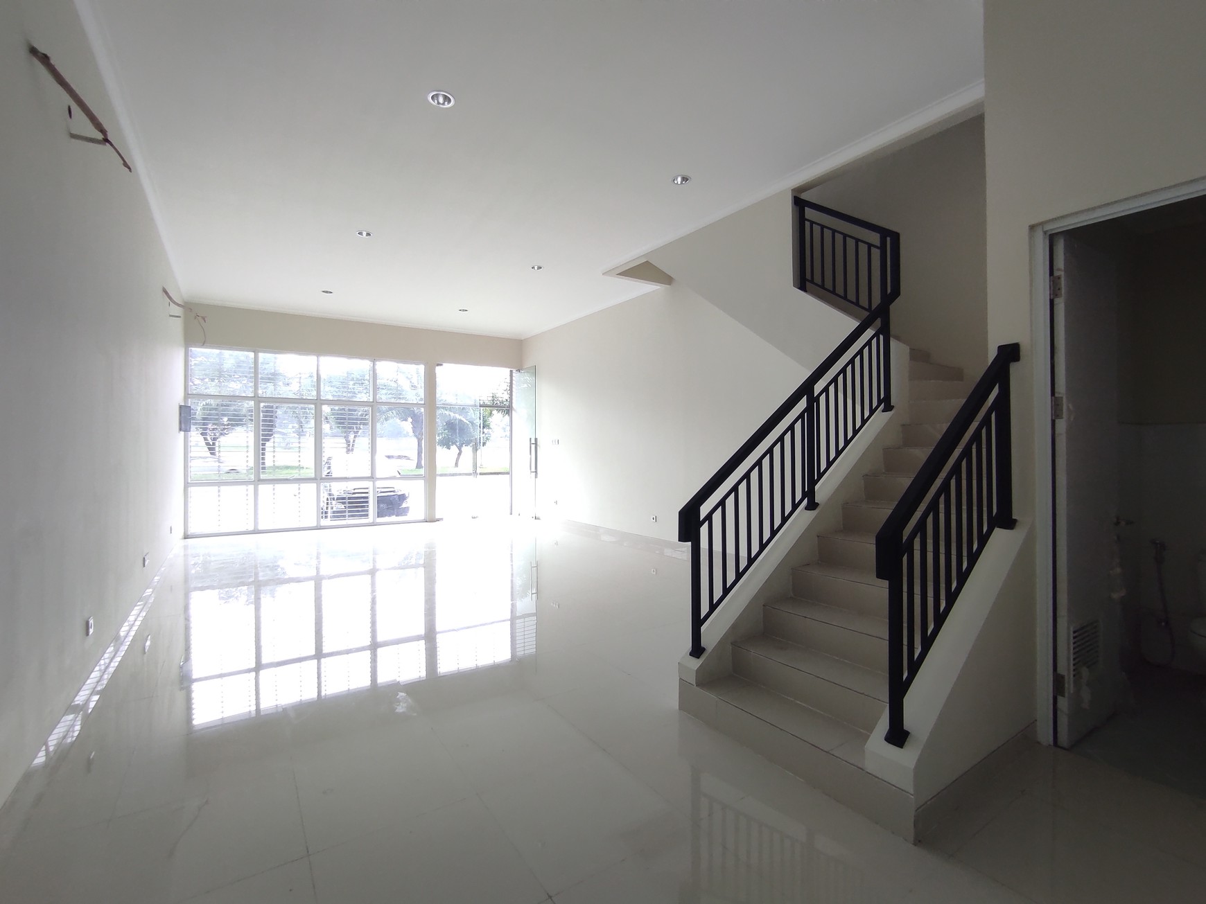 Disewakan Ruko Mewah Brand New 4 lantai Grand Bussiness Park, Grand Wisata, Bekasi