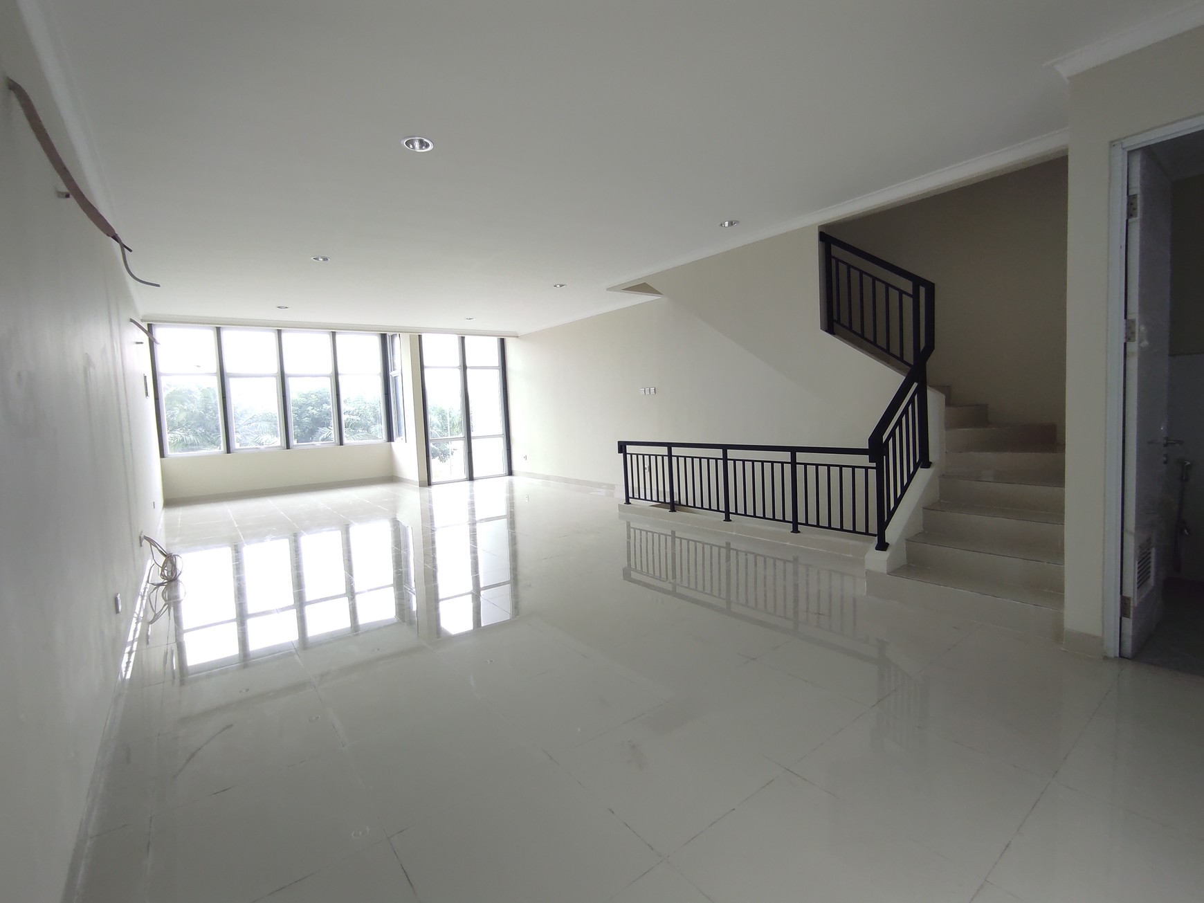 Disewakan Ruko Mewah Brand New 4 lantai Grand Bussiness Park, Grand Wisata, Bekasi