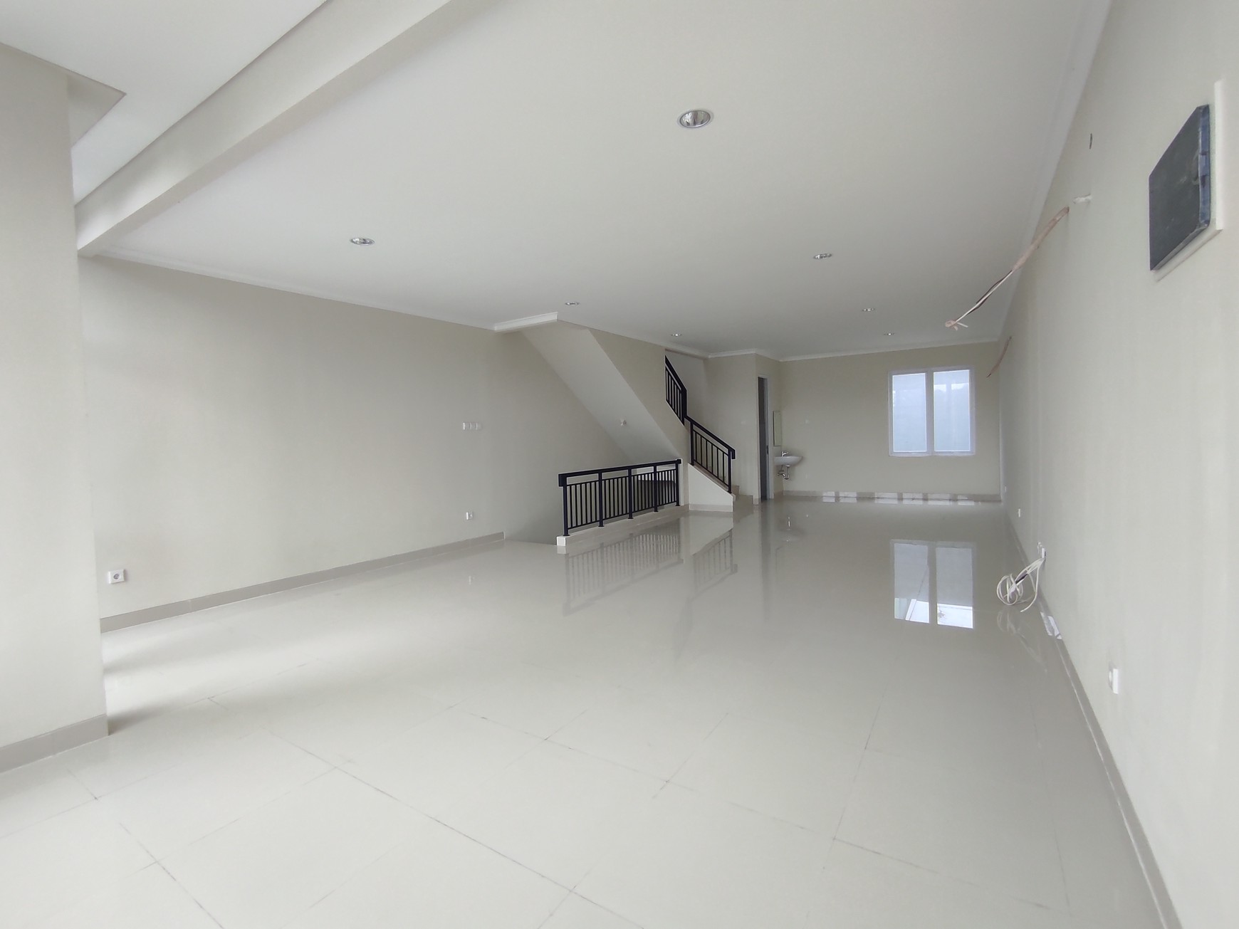 Disewakan Ruko Mewah Brand New 4 lantai Grand Bussiness Park, Grand Wisata, Bekasi