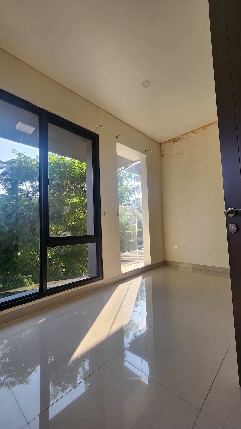 Rumah siap huni di Citra Gran CBD