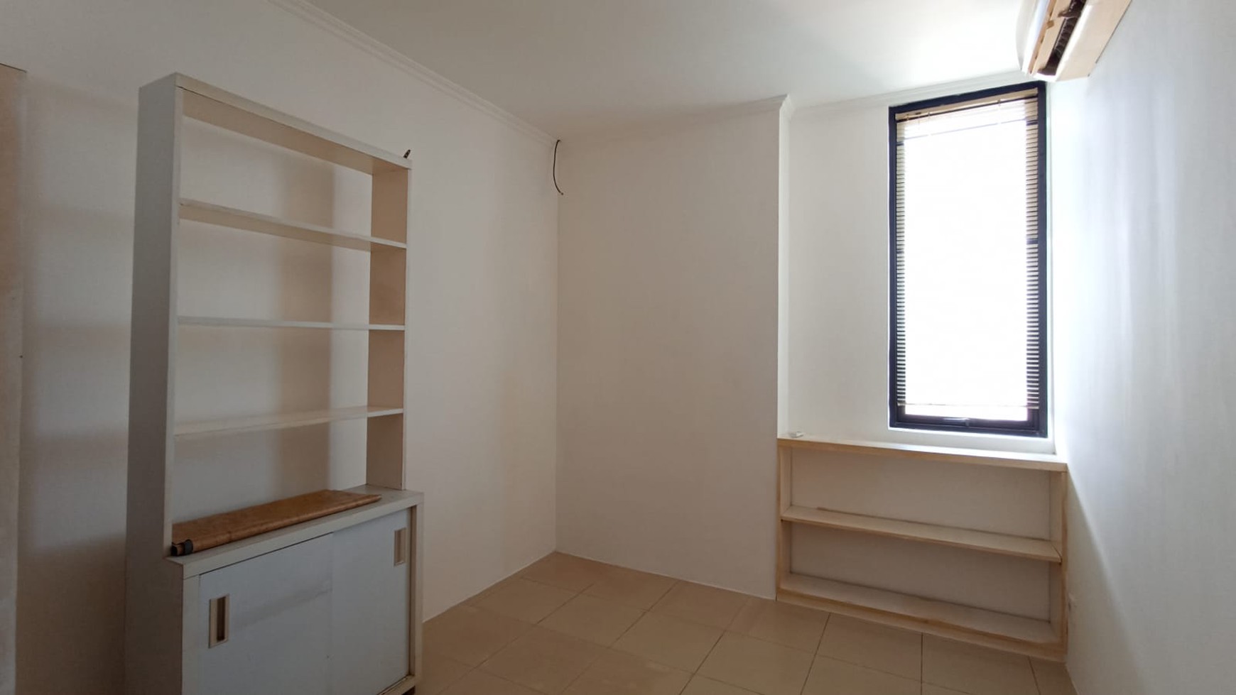 DIJUAL Apartemen 2BR Hook di Cervino Village Tebet - Lokasi Strategis, Hadap Utara