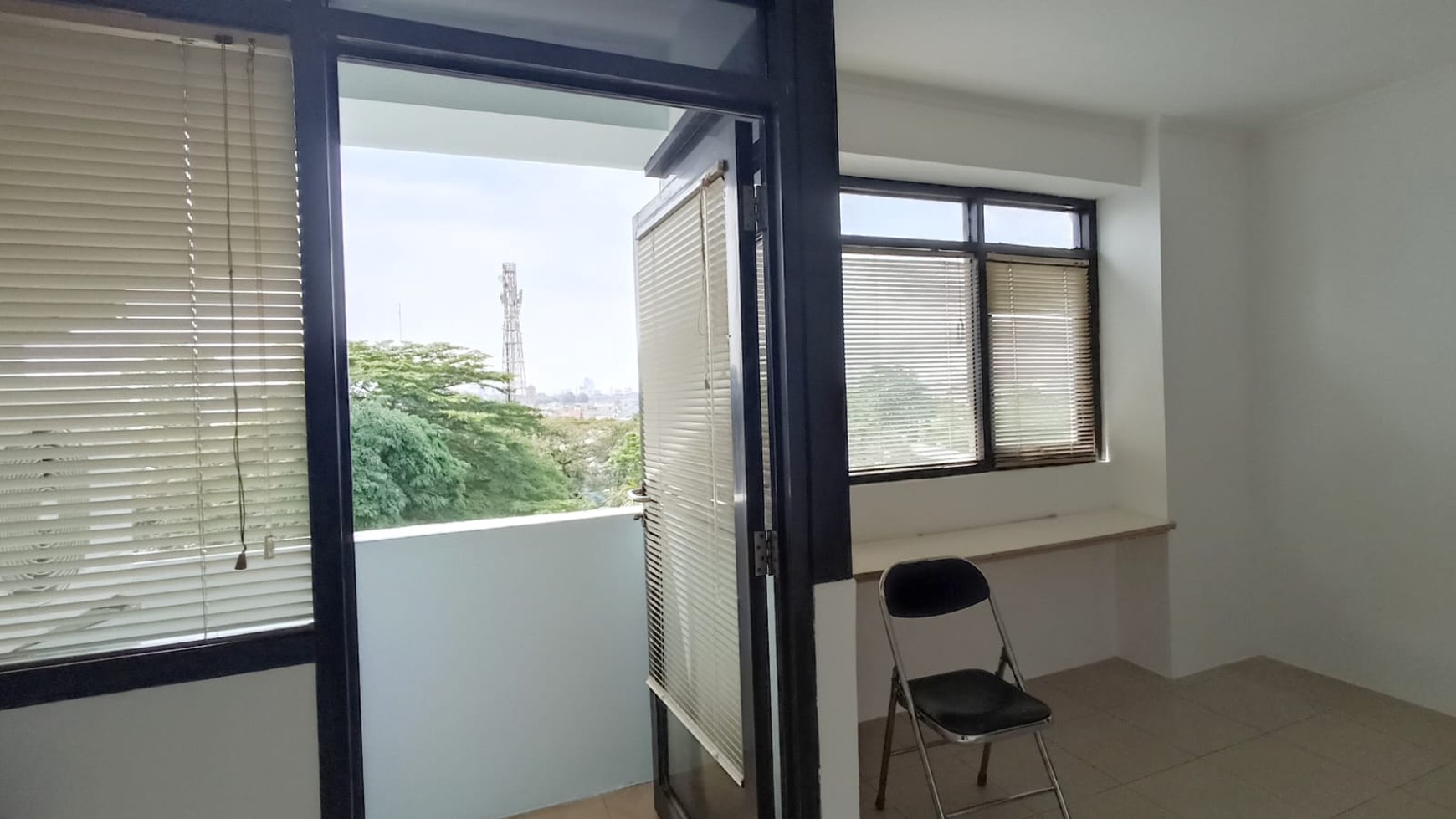 DIJUAL Apartemen 2BR Hook di Cervino Village Tebet - Lokasi Strategis, Hadap Utara