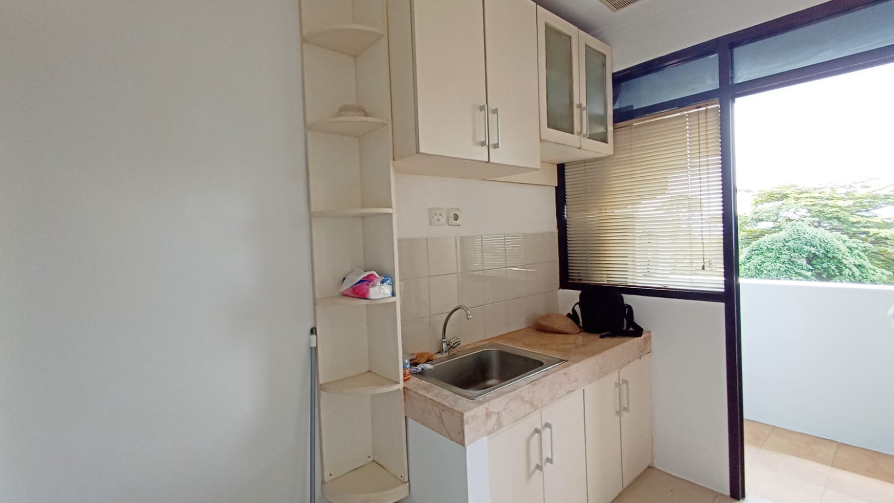 DIJUAL Apartemen 2BR Hook di Cervino Village Tebet - Lokasi Strategis, Hadap Utara