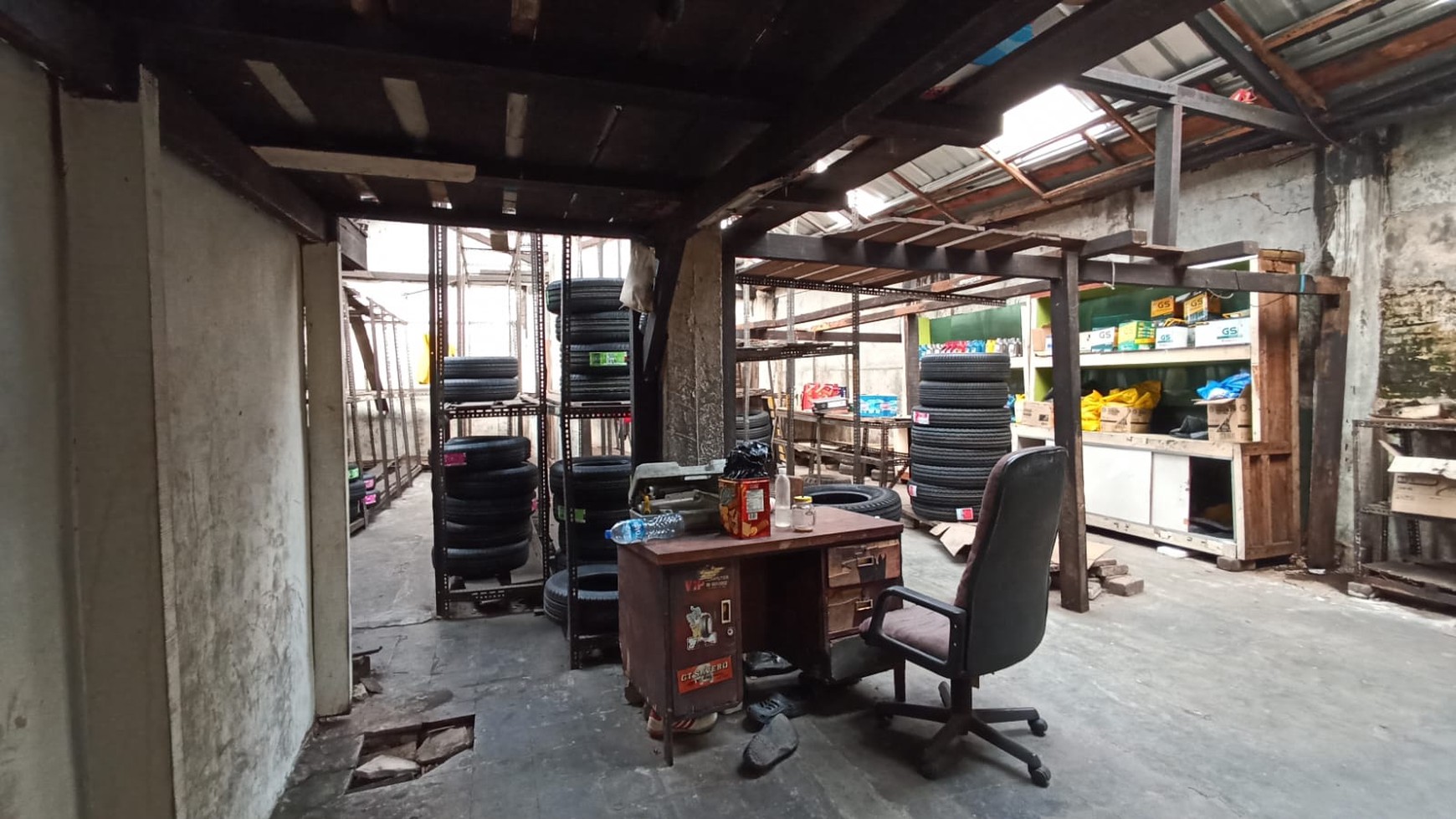 Ruang Usaha Disewakan Strategis ±400 m di Jalan Otista Raya, Jakarta Timur, cocok untuk bengkel/gudang/minimarket