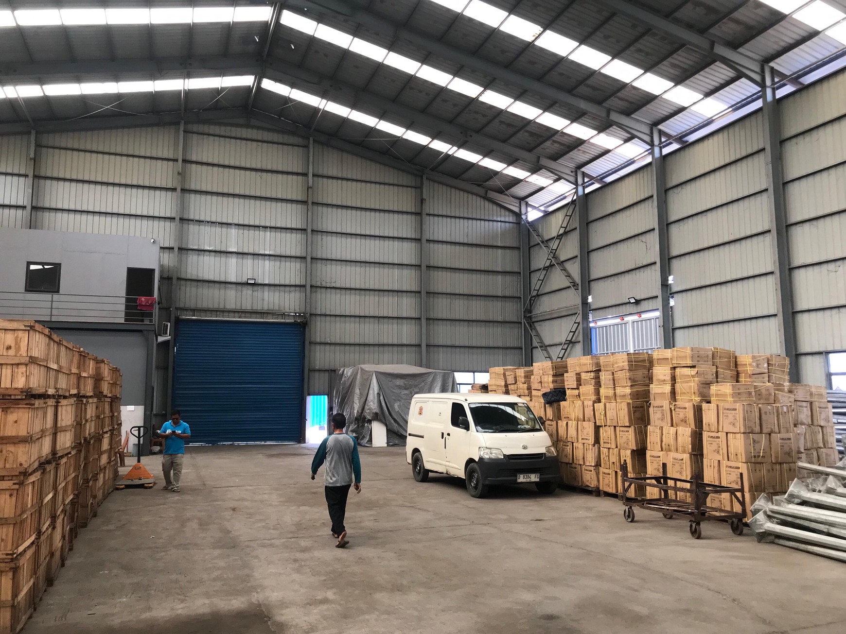 Gudang untuk usaha  Logistik atau Manufaktur, lokasi  strategis di kawasan Rest Area Jalan Tol Jakarta Cikampek KM19B,  Tambun Bekasi