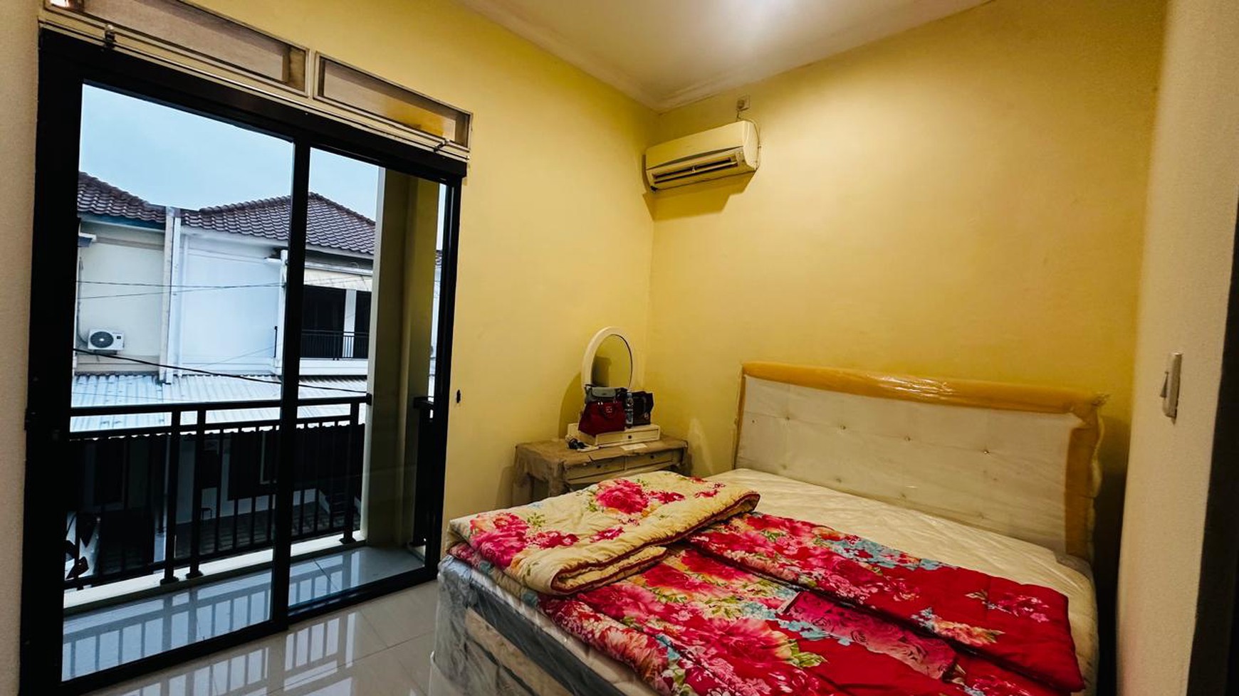 Dijual rumah siap huni di Jalan Raya Sawangan Premiere Residence Rangkapan Jaya, Kecamatan Pancoran Mas, Depok.