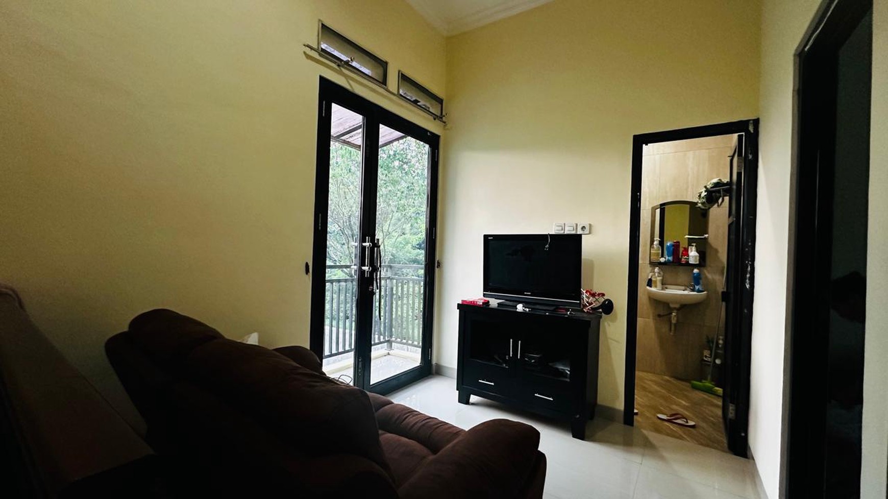 Dijual rumah siap huni di Jalan Raya Sawangan Premiere Residence Rangkapan Jaya, Kecamatan Pancoran Mas, Depok.