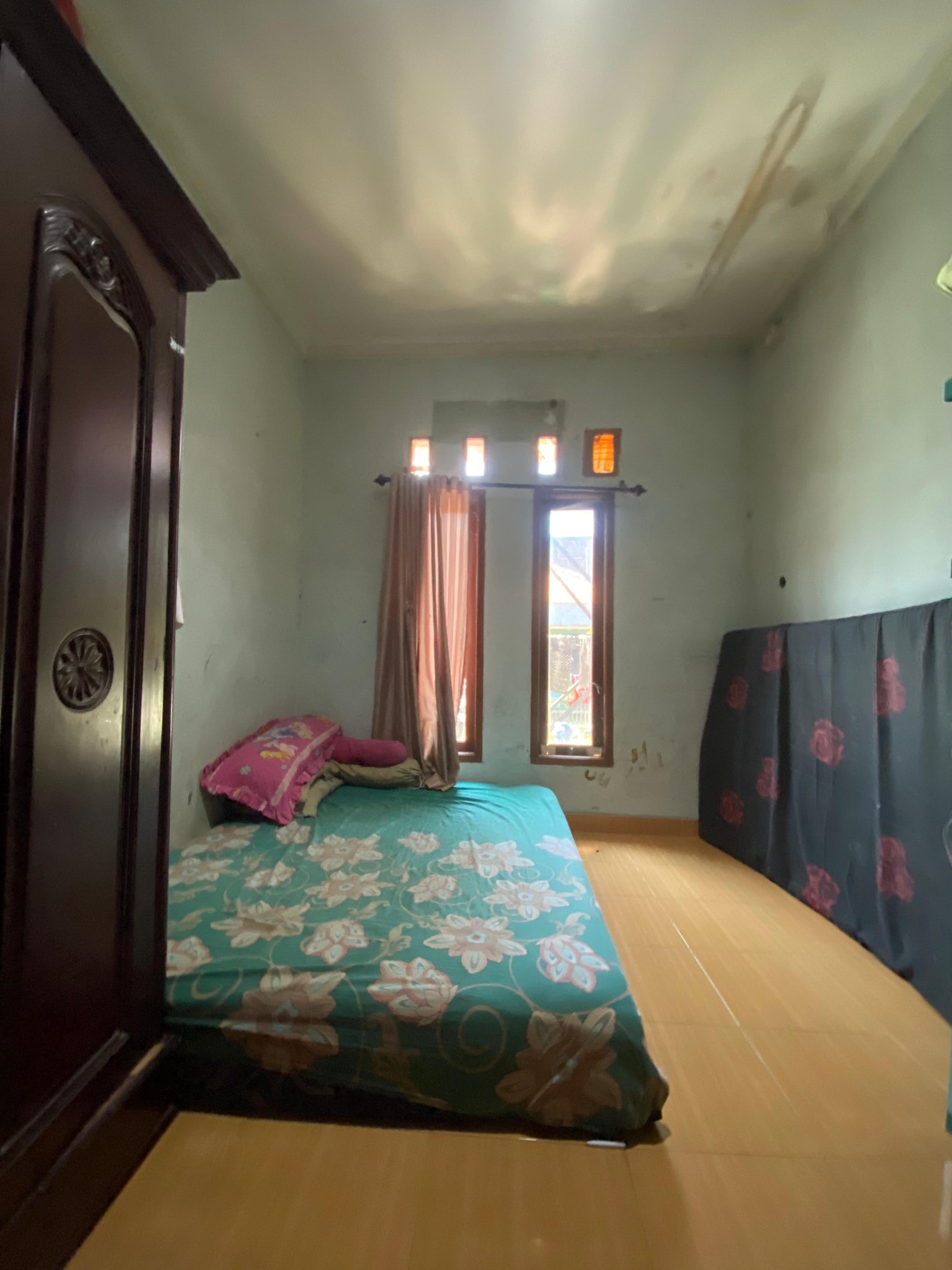 Dijual Rumah Hoek siap huni di Bambu Apus Ciputat