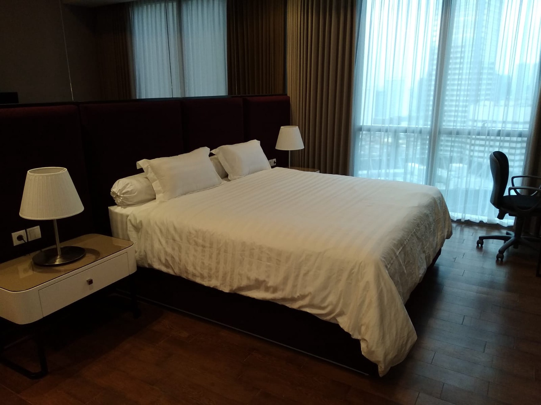 Disewakan Apartemen Anandamaya Residences - Lantai 37, Luas 131 m, 2 Kamar Tidur