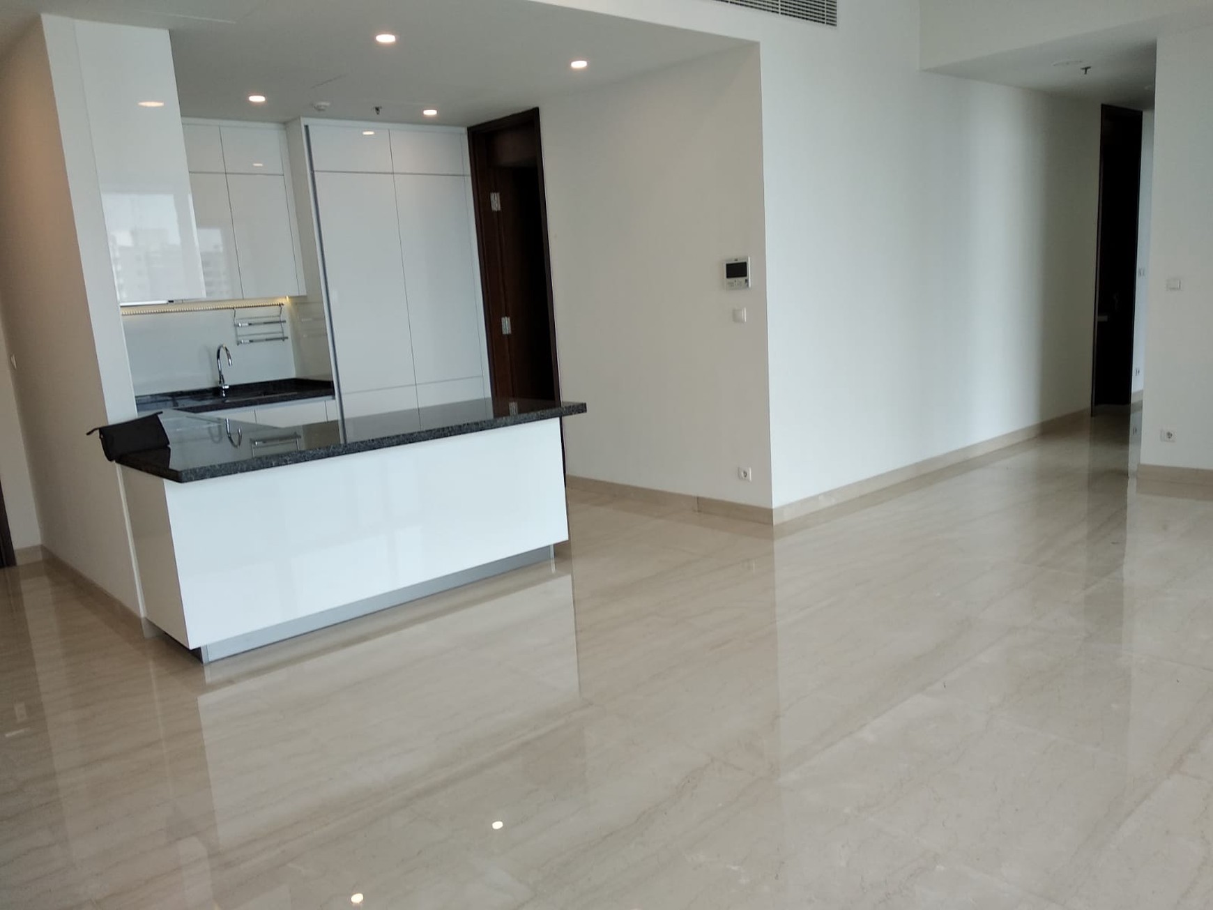 Disewakan Apartemen Anandamaya Residences - Lantai 32, Luas 174 m Semi Furnished