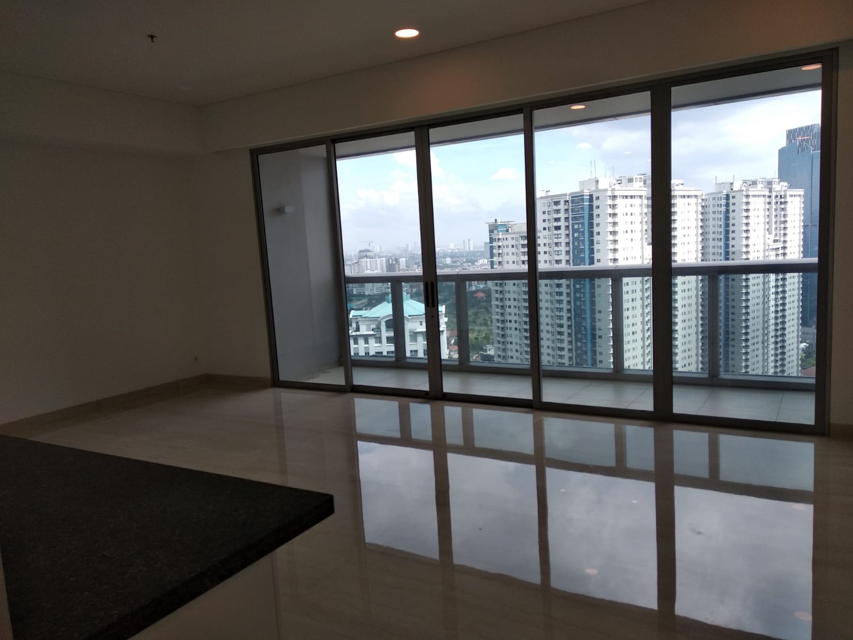 Disewakan Apartemen Anandamaya Residences - Lantai 32, Luas 174 m Semi Furnished