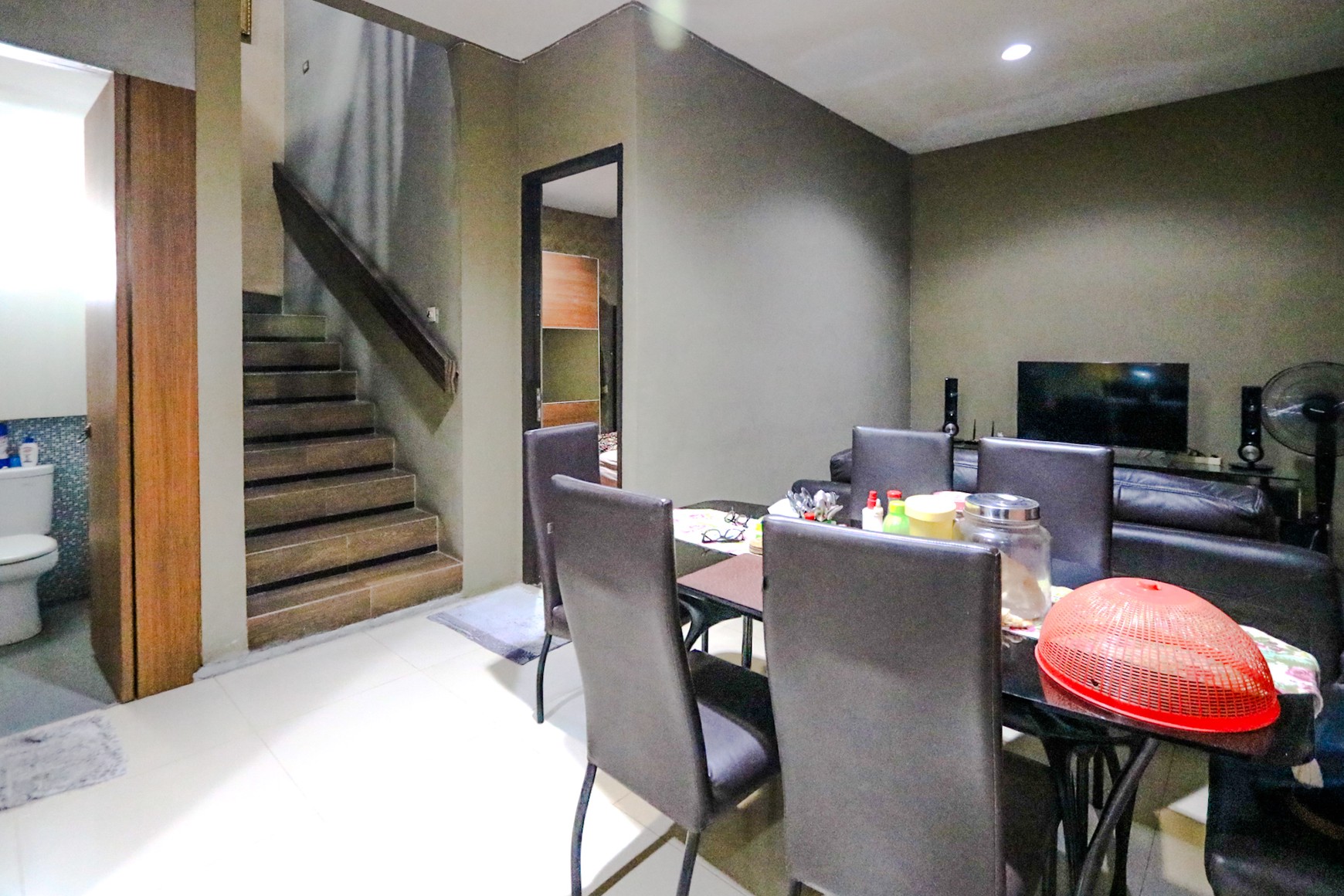 RUMAH DI MENTENG ATAS, SETIABUDI, BONUS USAHA KOST, DEKAT TEBET, KUNINGAN