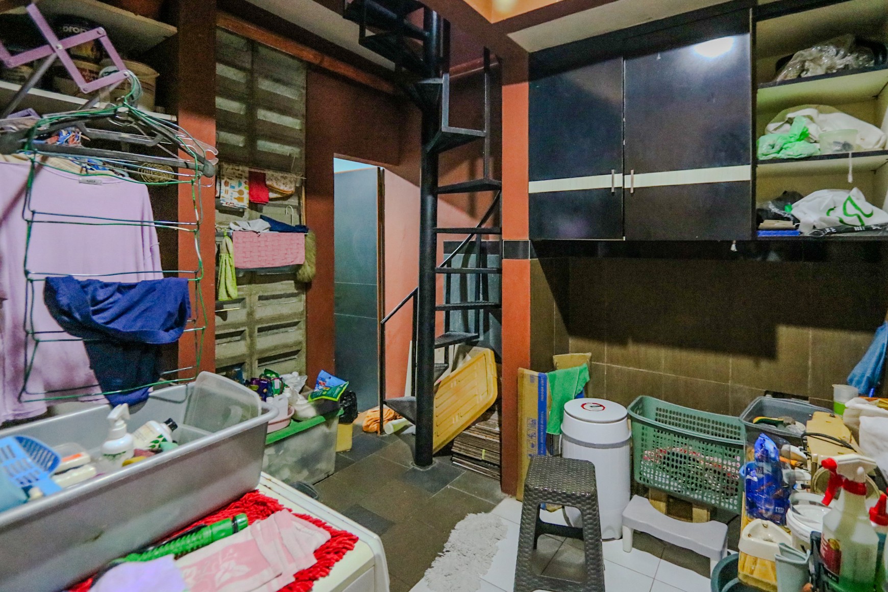 RUMAH DI MENTENG ATAS, SETIABUDI, BONUS USAHA KOST, DEKAT TEBET, KUNINGAN