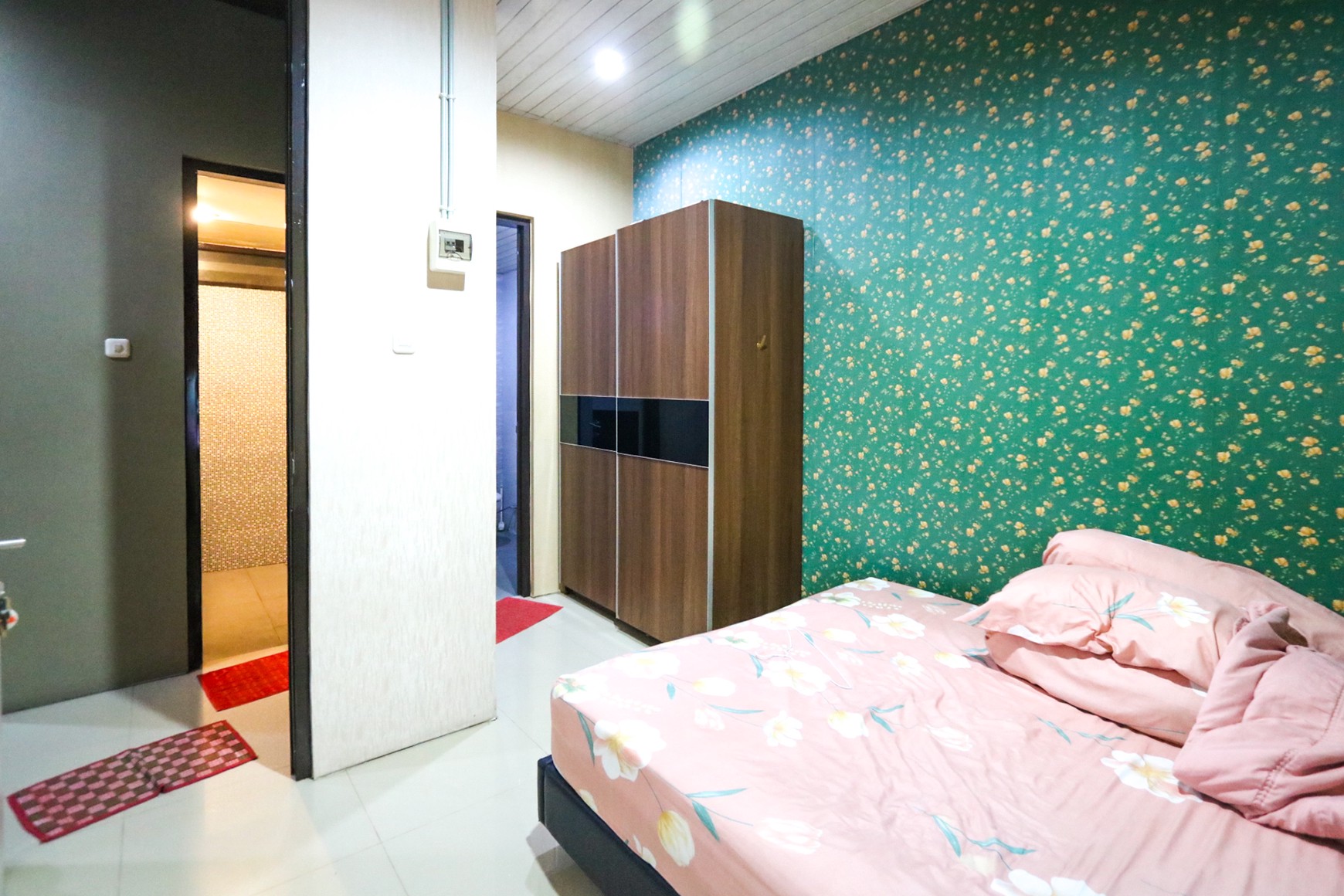 RUMAH DI MENTENG ATAS, SETIABUDI, BONUS USAHA KOST, DEKAT TEBET, KUNINGAN