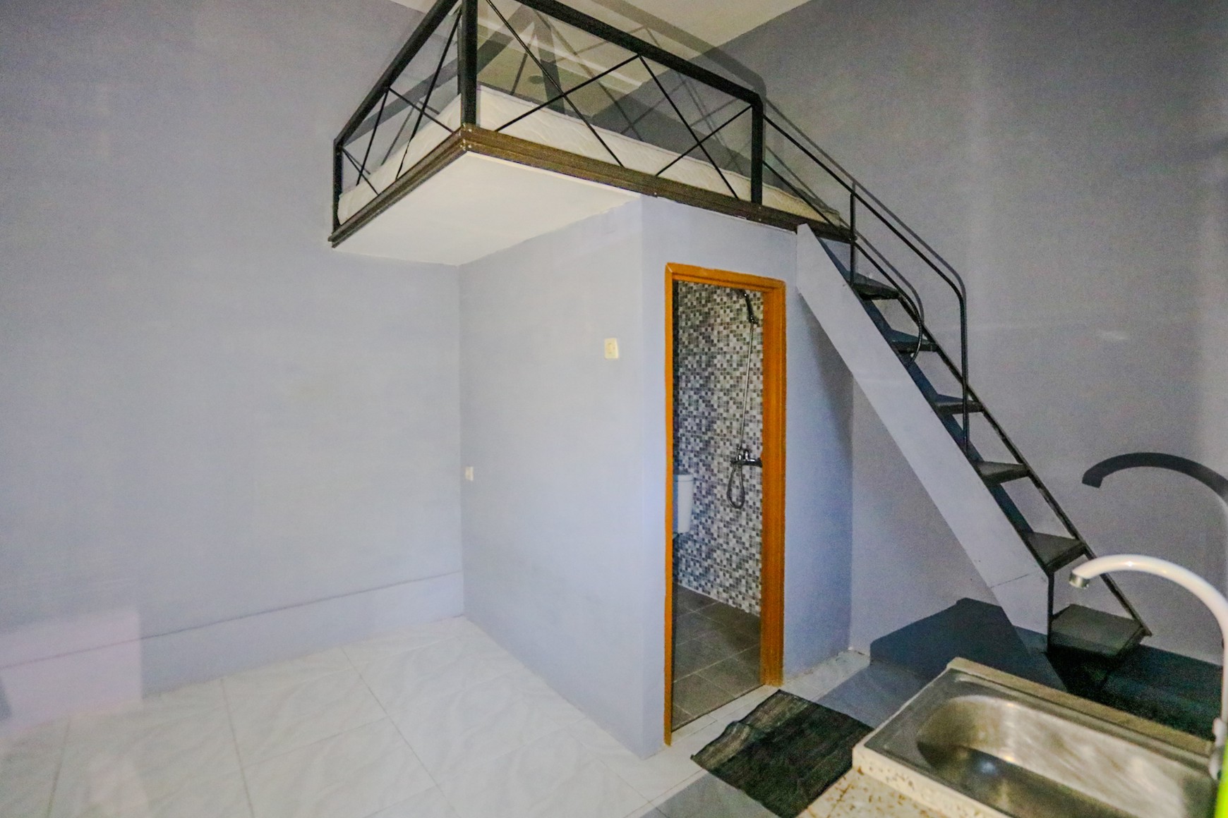 RUMAH DI MENTENG ATAS, SETIABUDI, BONUS USAHA KOST, DEKAT TEBET, KUNINGAN