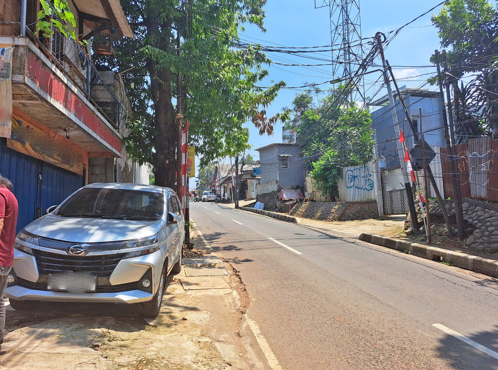 Rumah hitung Tanah Strategis di Karang Tengah, Lebak Bulus - Jakarta Selatan