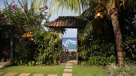 Freehold -  Where Luxury Meets the Sea - Rare Oceanview Villa in Amed, Bali!