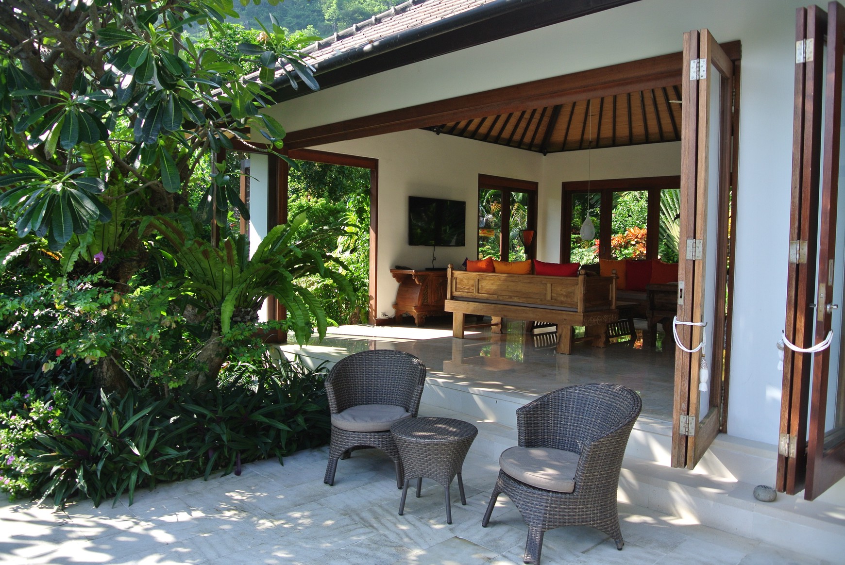 Freehold - Where Luxury Meets the Sea - Rare Oceanview Villa in Amed, Bali!