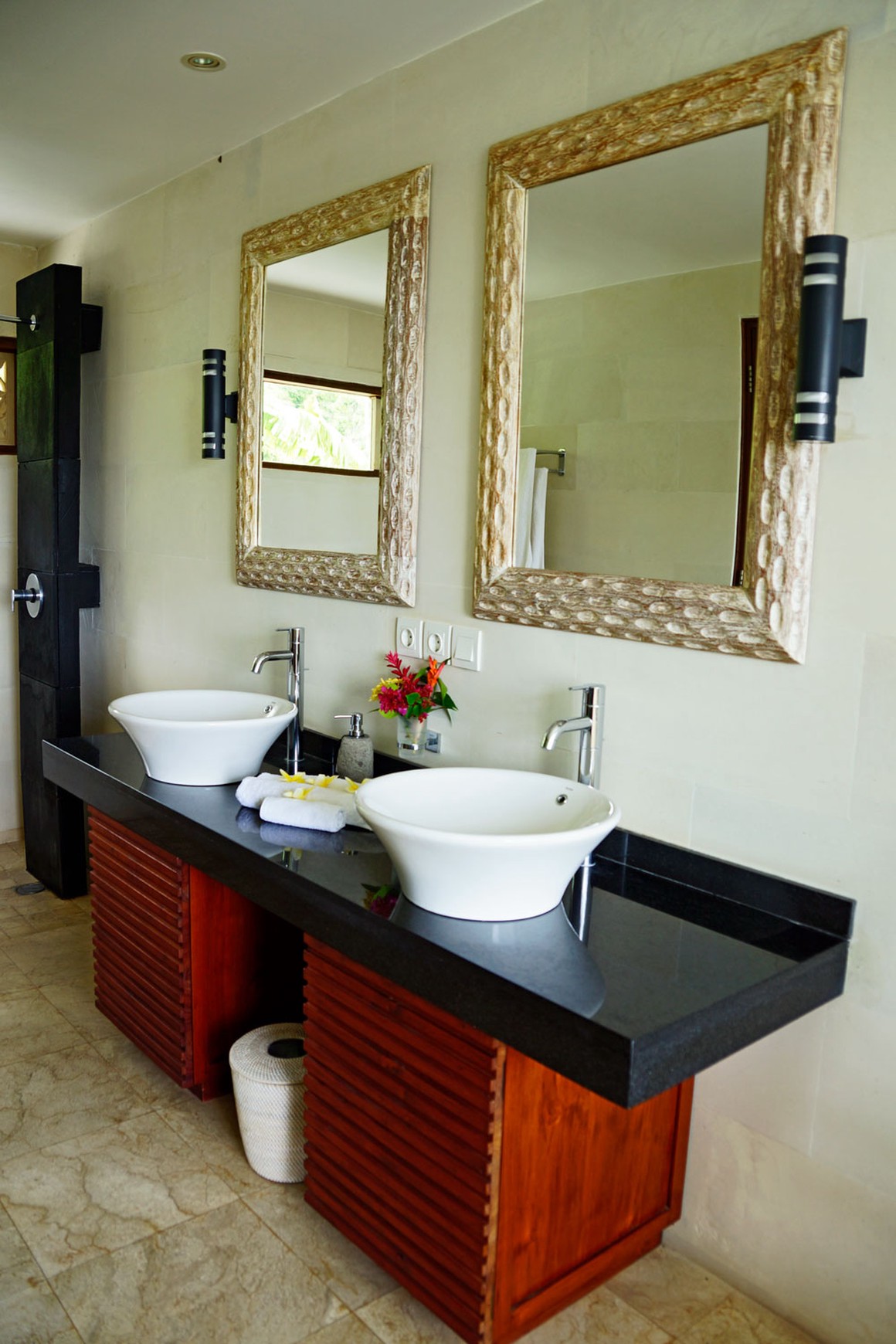 Freehold - Where Luxury Meets the Sea - Rare Oceanview Villa in Amed, Bali!