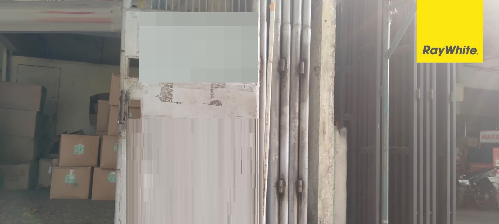 Disewakan Rumah Strategis di Jalan Raya Pandugo Surabaya