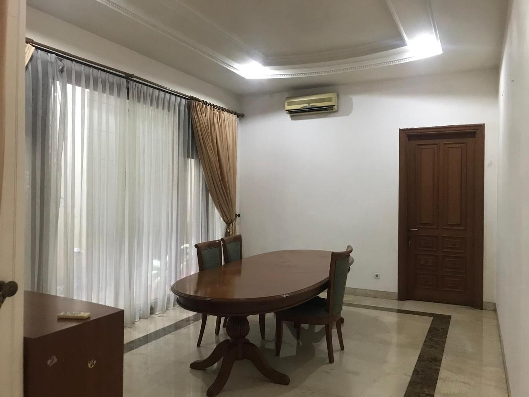 Rumah 2 Lantai di Prime Area Permata Hijau