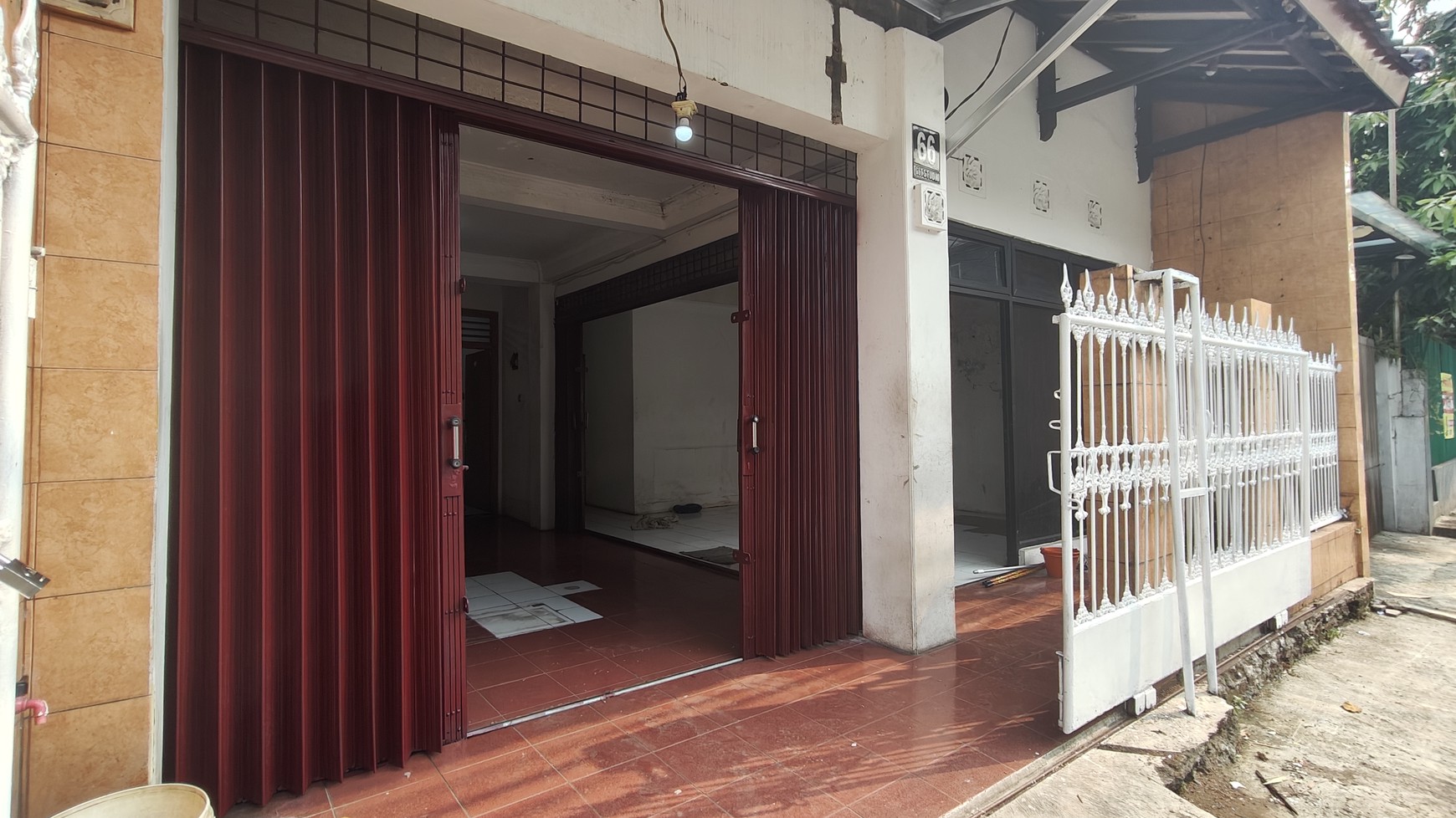 Rumah cocok untuk Kos Kosan atau usaha strategis di Jl. Mampang Prapatan IV