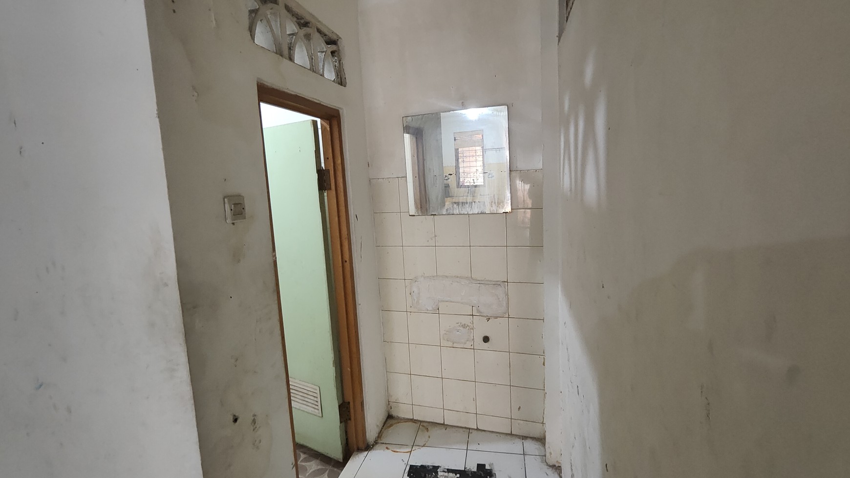 Rumah cocok untuk Kos Kosan atau usaha strategis di Jl. Mampang Prapatan IV