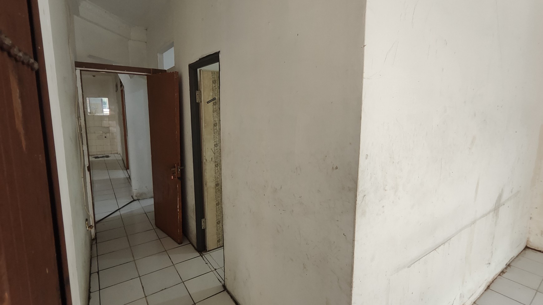 Rumah cocok untuk Kos Kosan atau usaha strategis di Jl. Mampang Prapatan IV