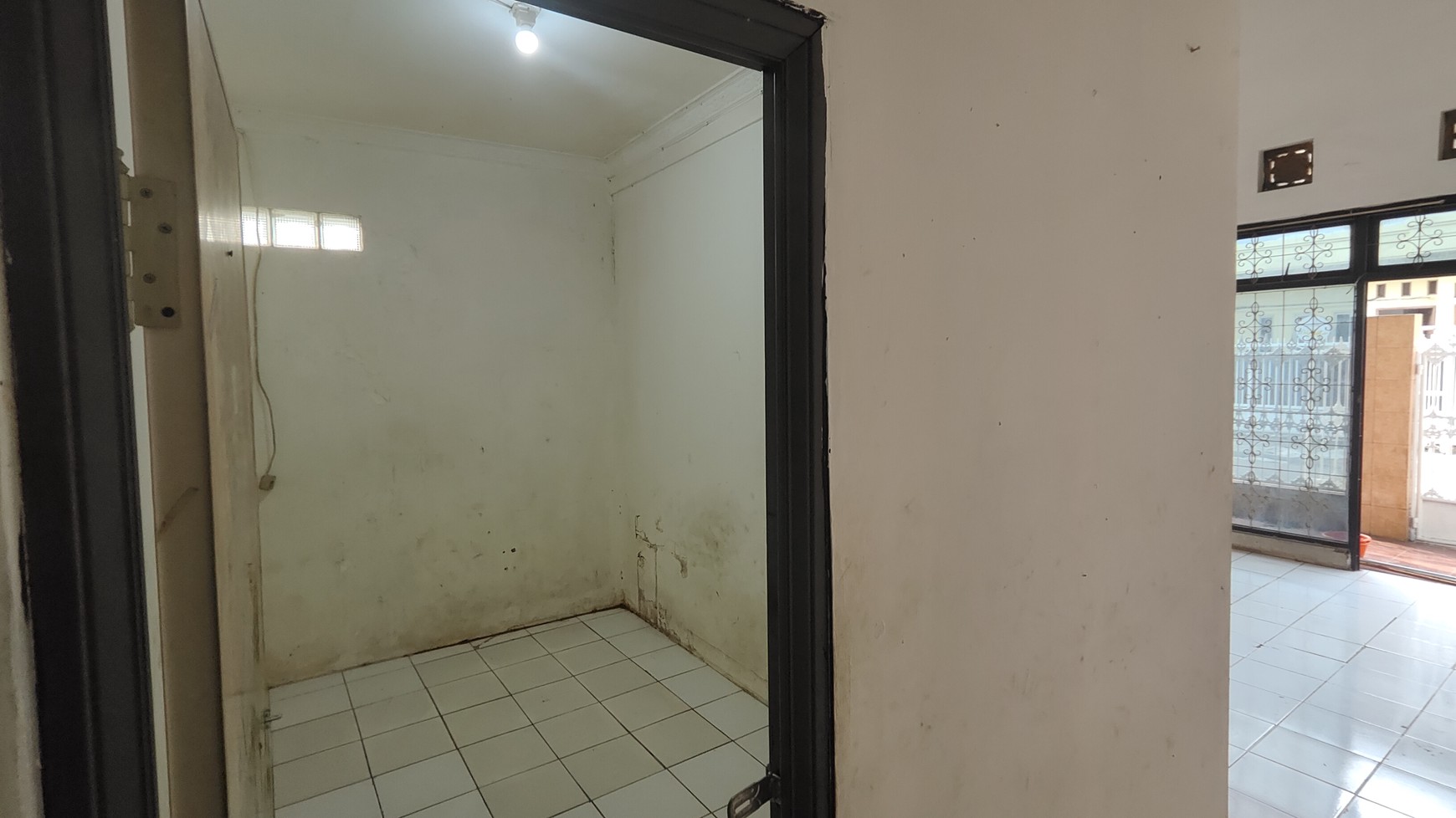 Rumah cocok untuk Kos Kosan atau usaha strategis di Jl. Mampang Prapatan IV