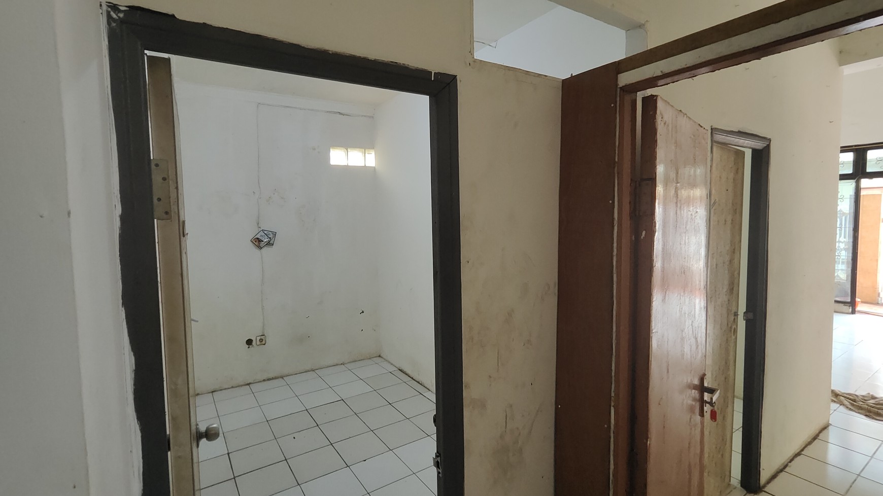 Rumah cocok untuk Kos Kosan atau usaha strategis di Jl. Mampang Prapatan IV