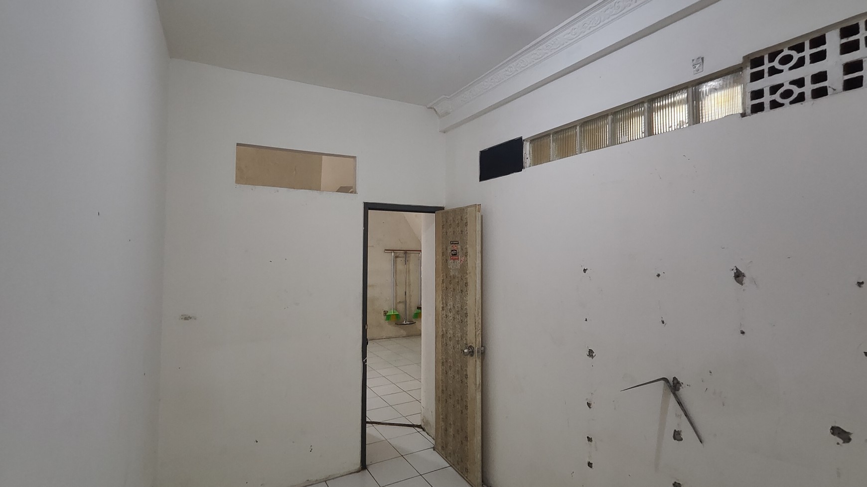 Rumah cocok untuk Kos Kosan atau usaha strategis di Jl. Mampang Prapatan IV