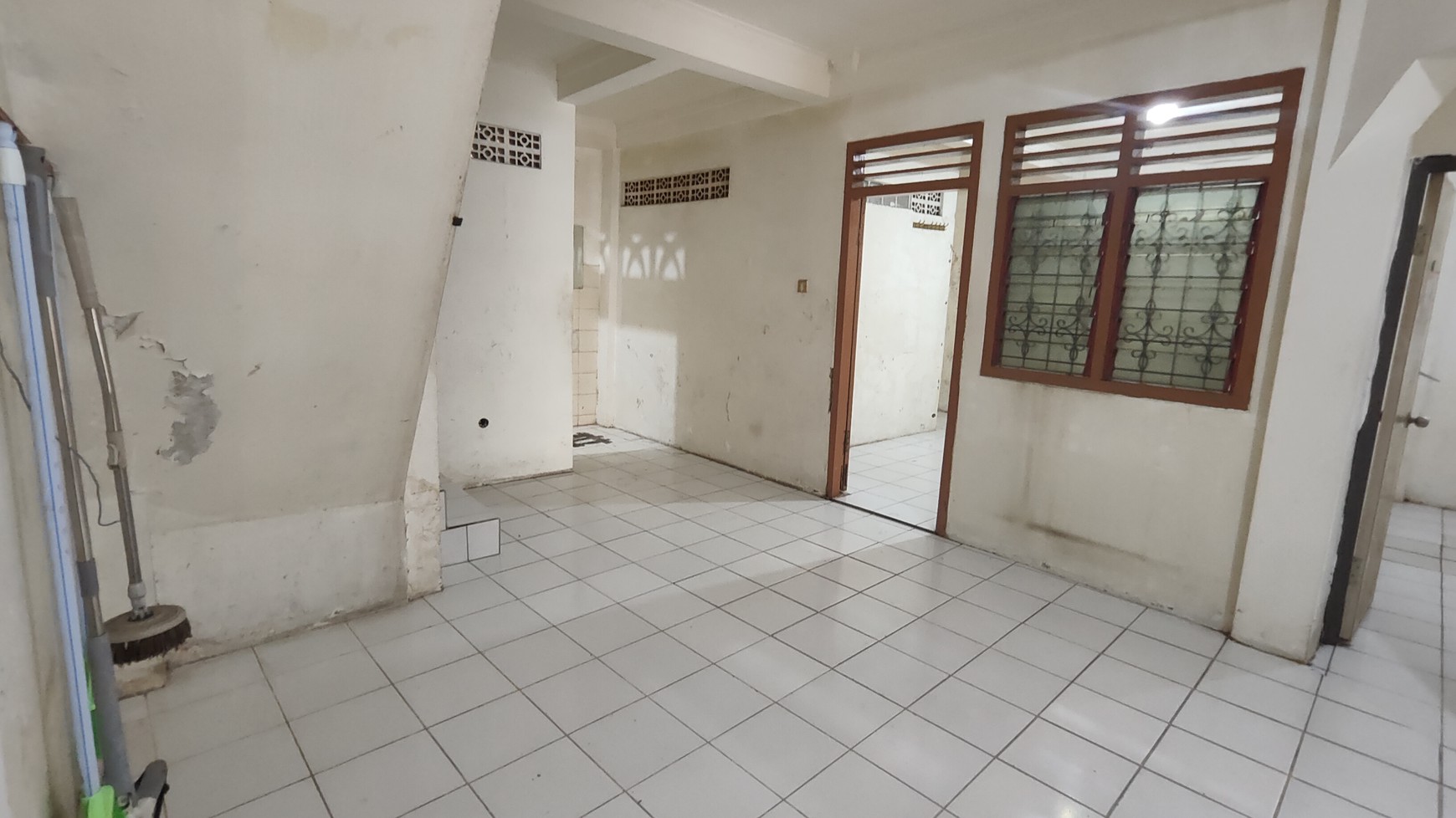 Rumah cocok untuk Kos Kosan atau usaha strategis di Jl. Mampang Prapatan IV