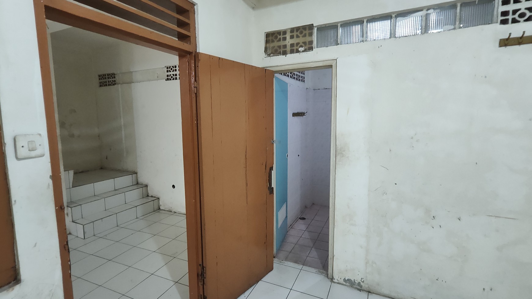 Rumah cocok untuk Kos Kosan atau usaha strategis di Jl. Mampang Prapatan IV