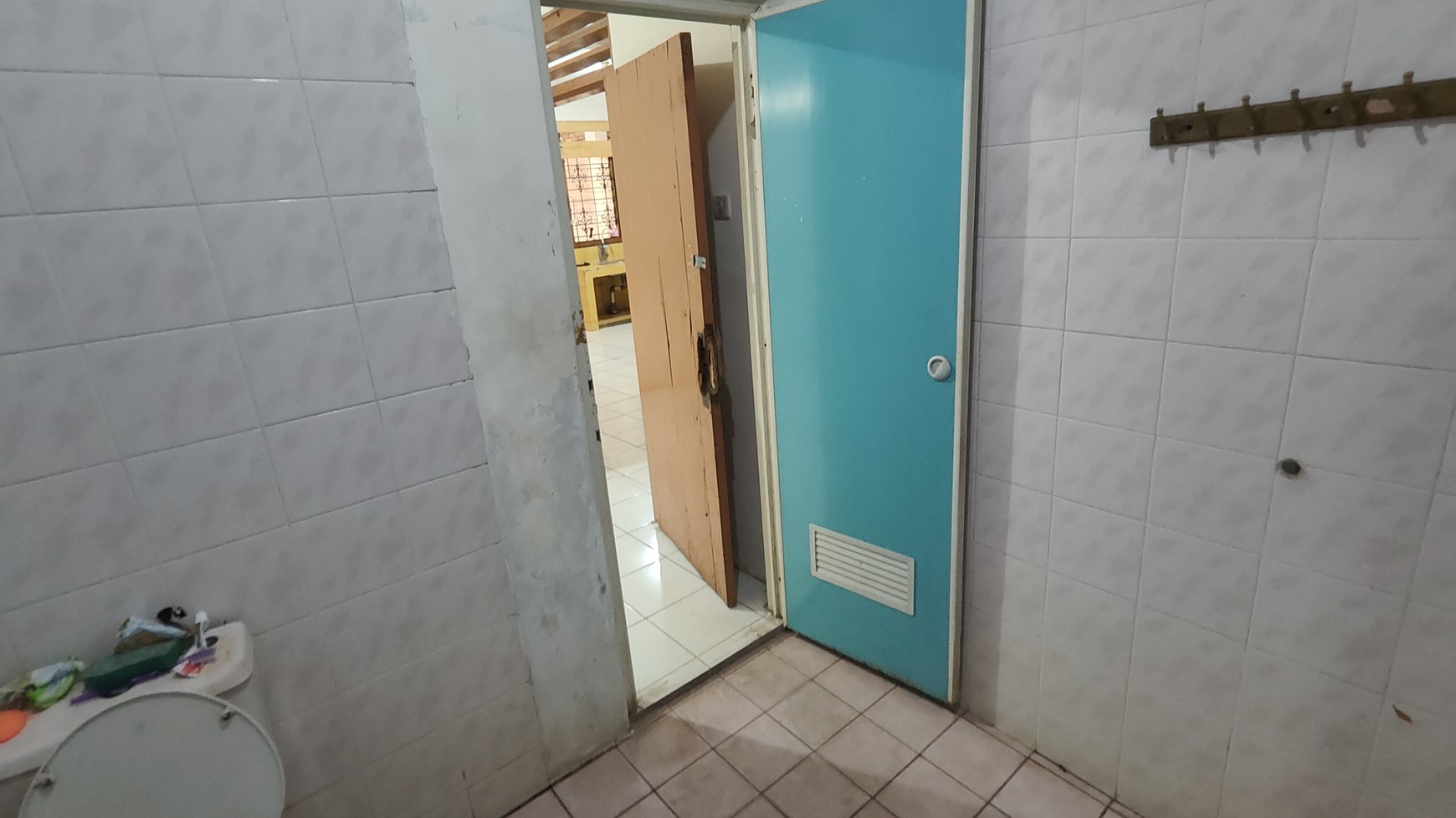 Rumah cocok untuk Kos Kosan atau usaha strategis di Jl. Mampang Prapatan IV