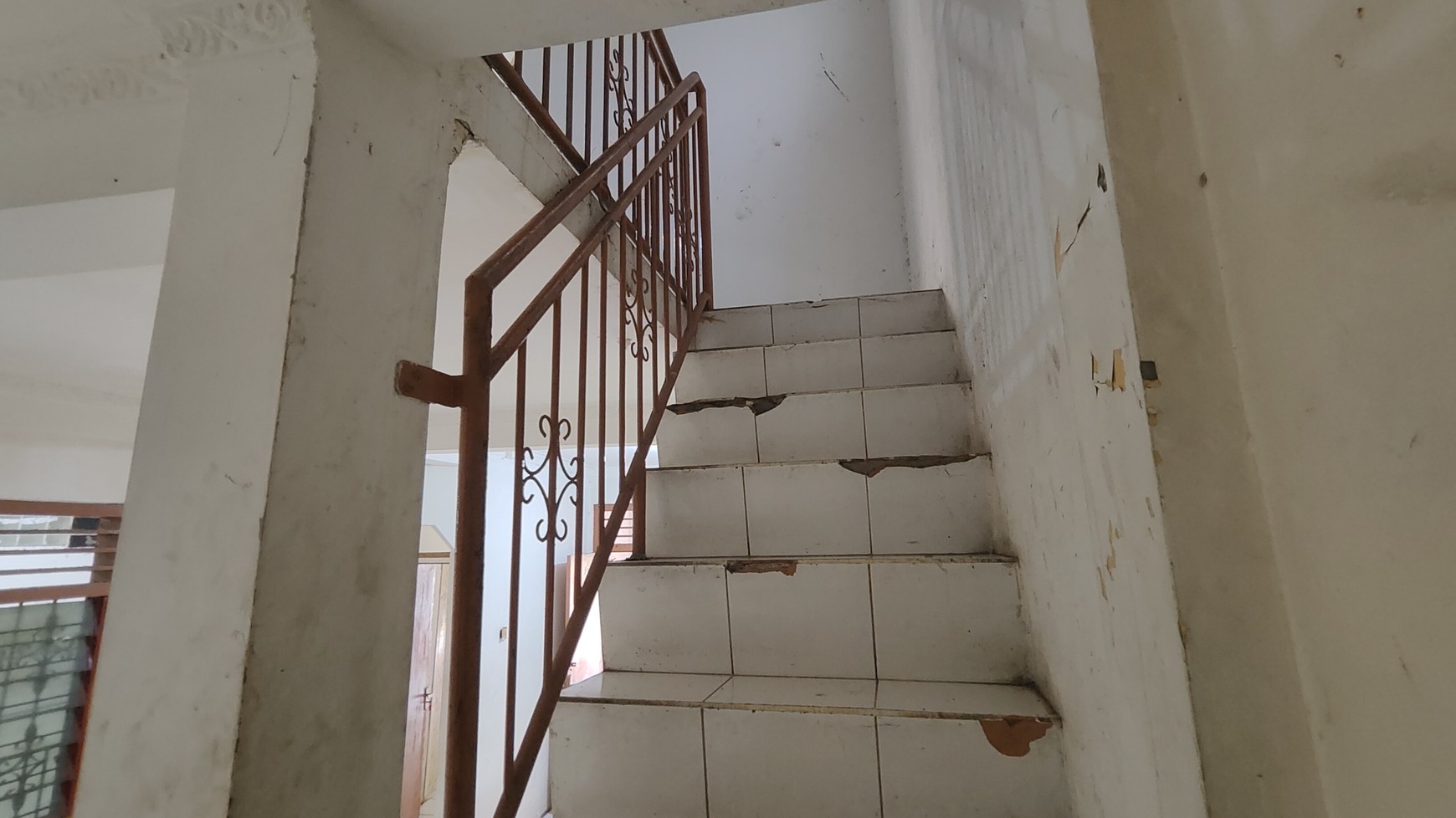 Rumah cocok untuk Kos Kosan atau usaha strategis di Jl. Mampang Prapatan IV