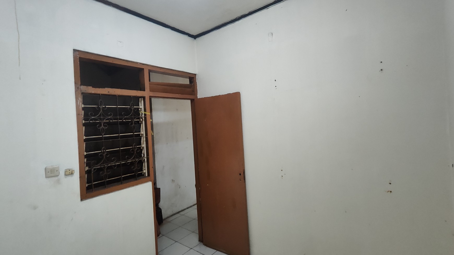 Rumah cocok untuk Kos Kosan atau usaha strategis di Jl. Mampang Prapatan IV