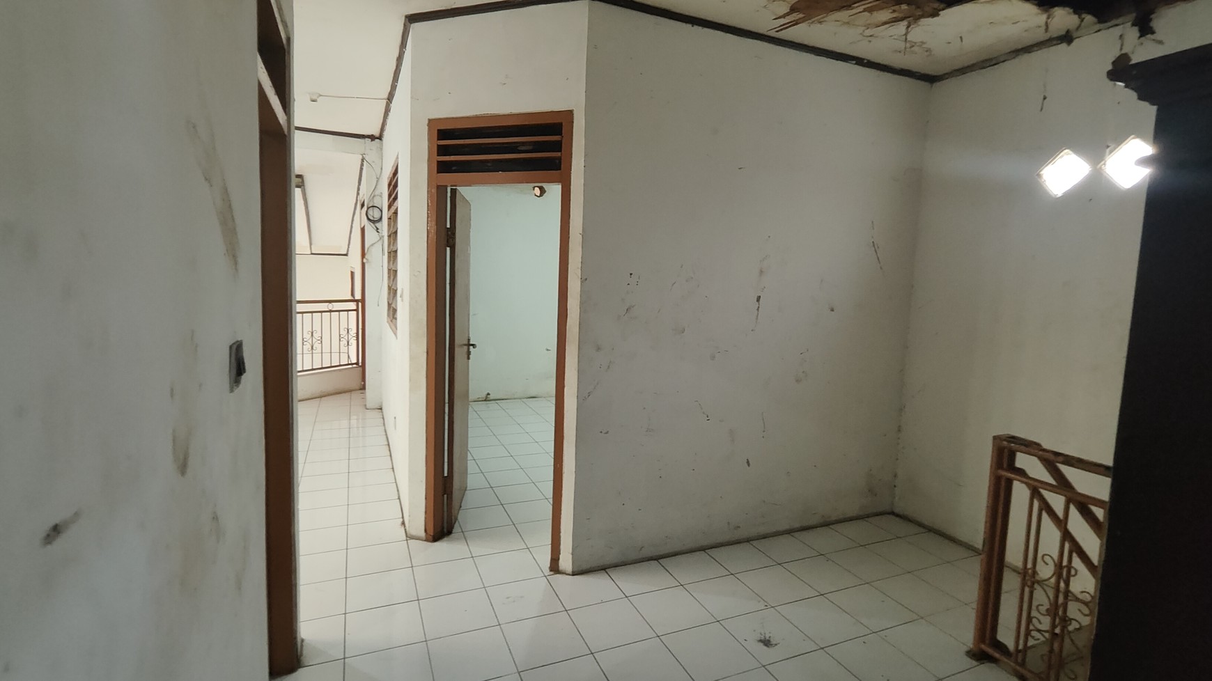 Rumah cocok untuk Kos Kosan atau usaha strategis di Jl. Mampang Prapatan IV