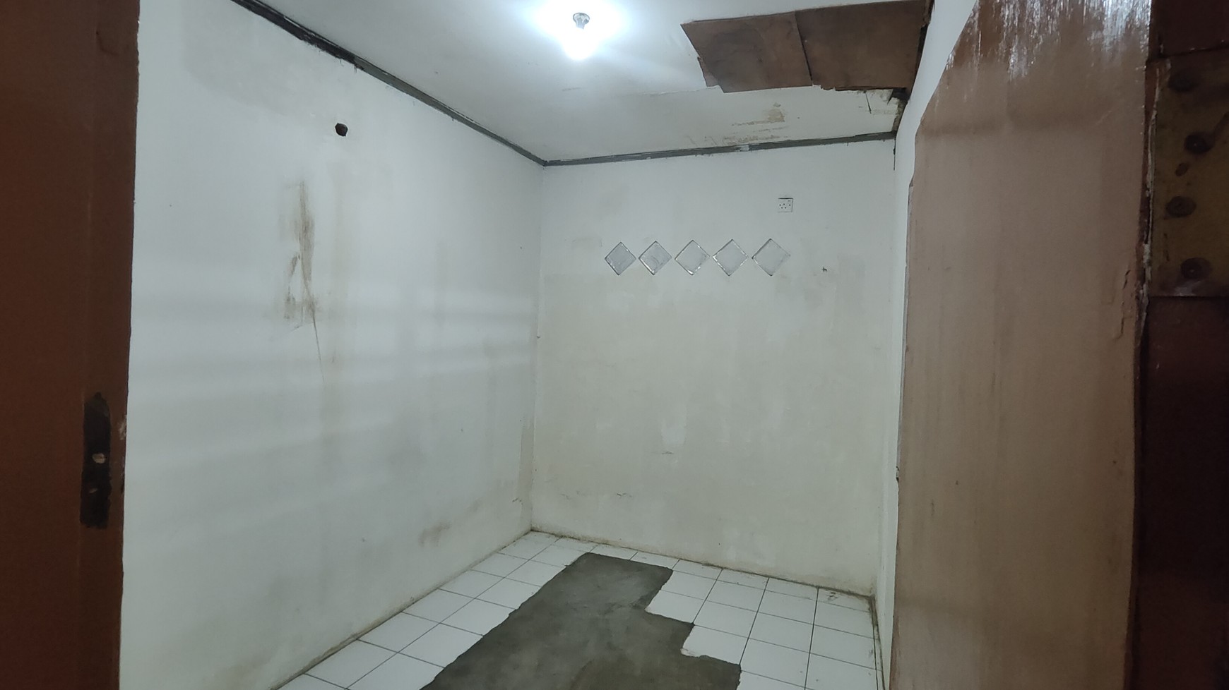 Rumah cocok untuk Kos Kosan atau usaha strategis di Jl. Mampang Prapatan IV