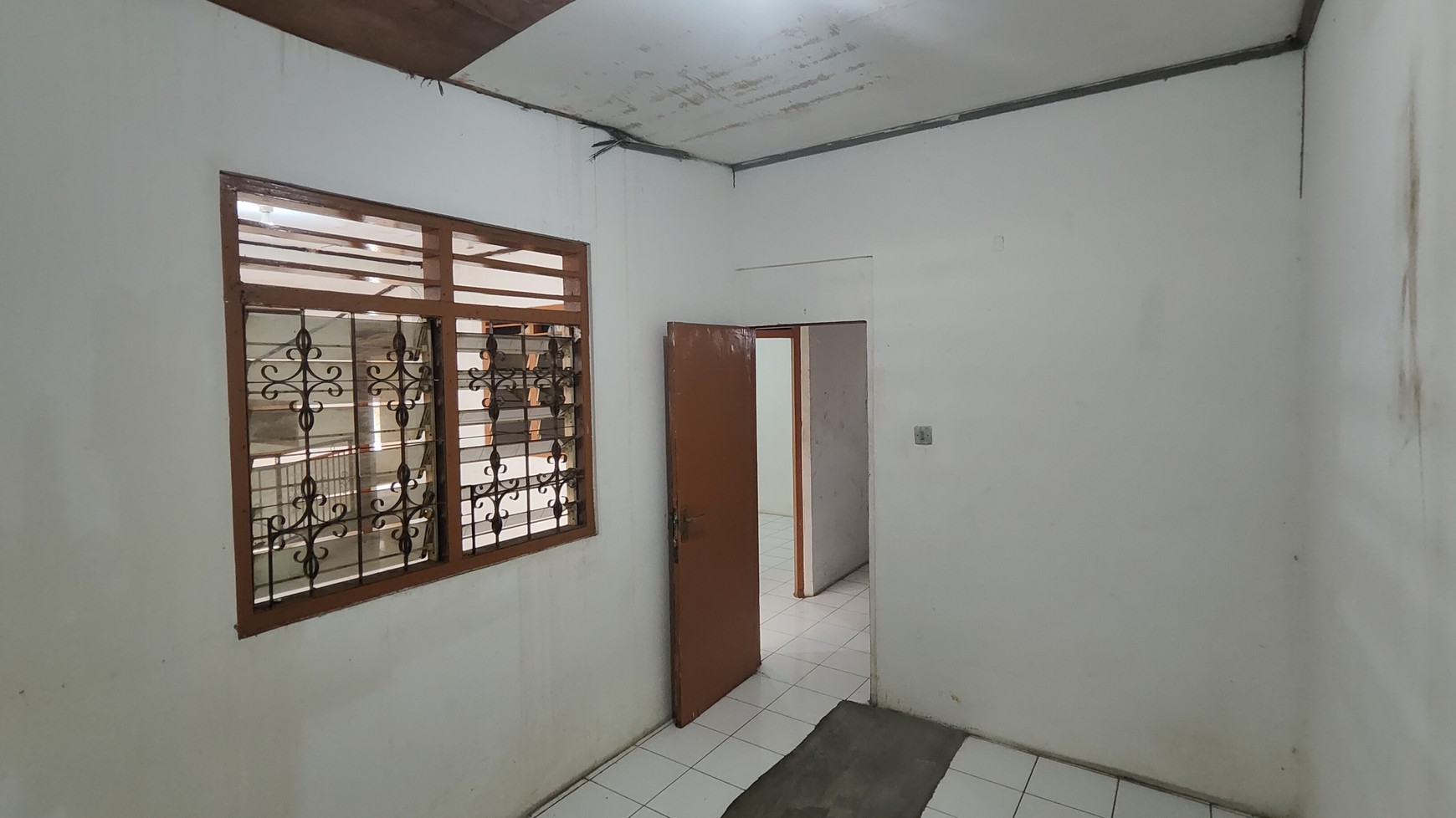 Rumah cocok untuk Kos Kosan atau usaha strategis di Jl. Mampang Prapatan IV