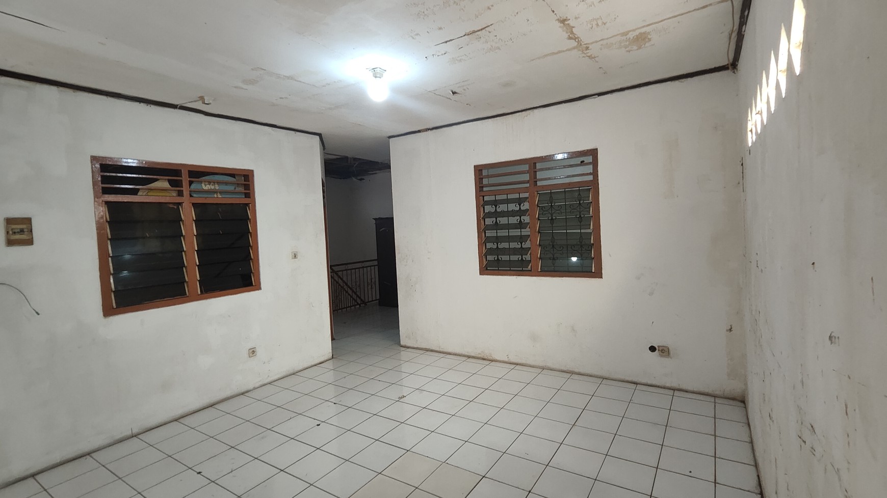 Rumah cocok untuk Kos Kosan atau usaha strategis di Jl. Mampang Prapatan IV