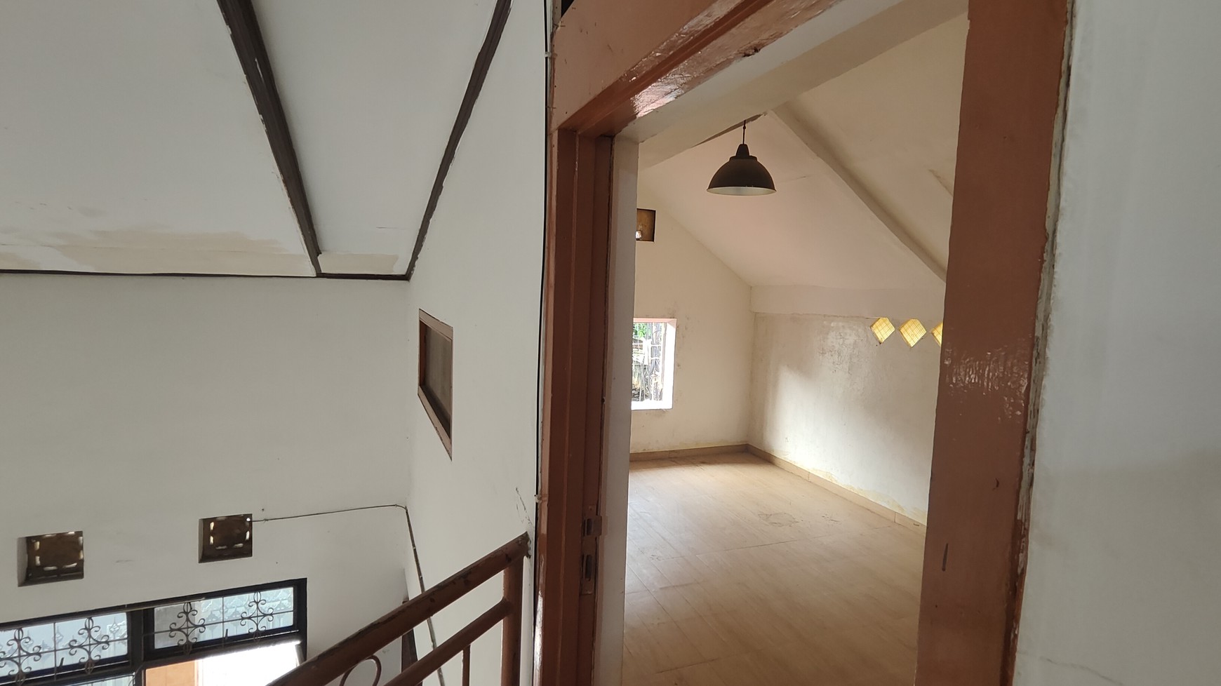 Rumah cocok untuk Kos Kosan atau usaha strategis di Jl. Mampang Prapatan IV