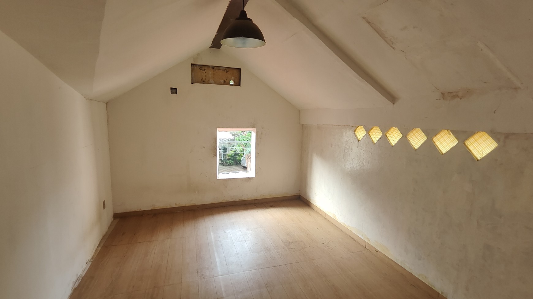 Rumah cocok untuk Kos Kosan atau usaha strategis di Jl. Mampang Prapatan IV