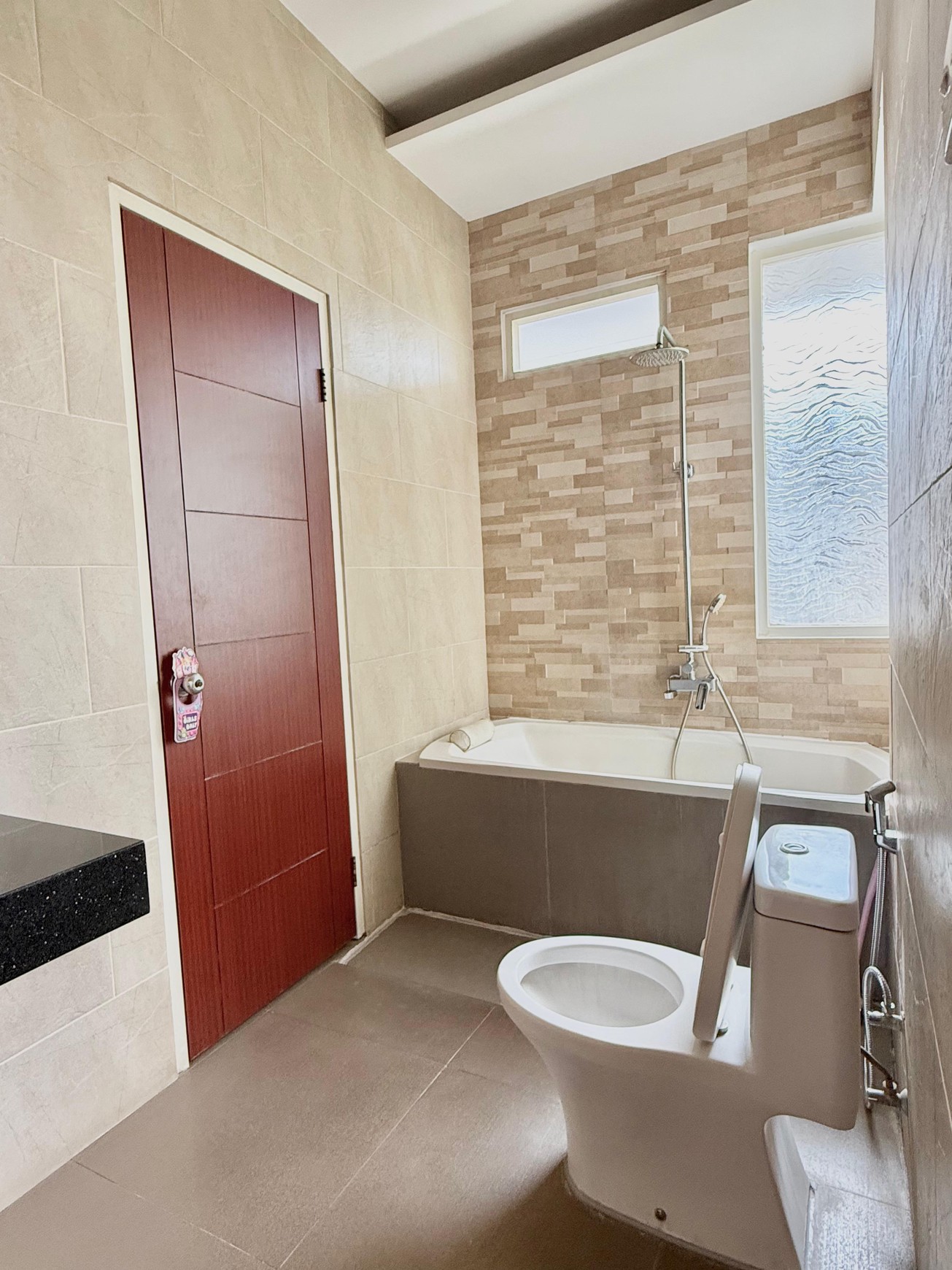 Rumah minimalis hunian modern untuk keluarga muda Pondok Ranji